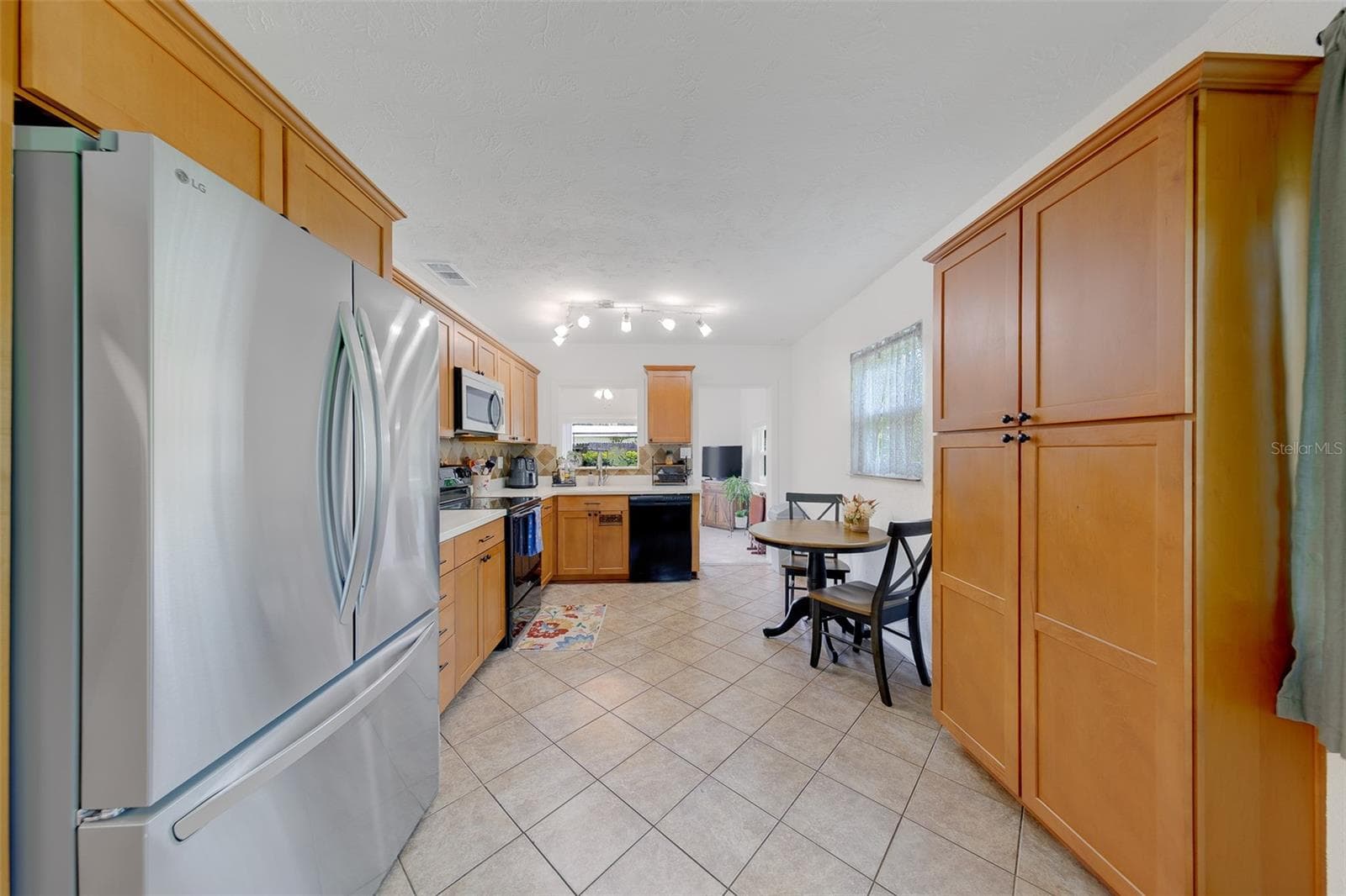 Single Family Residence at 2773 BELLE HAVEN DR, CLEARWATER, photo 6 of 35