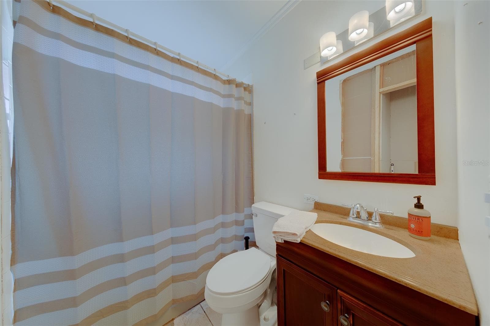 Single Family Residence at 2773 BELLE HAVEN DR, CLEARWATER, photo 16 of 35