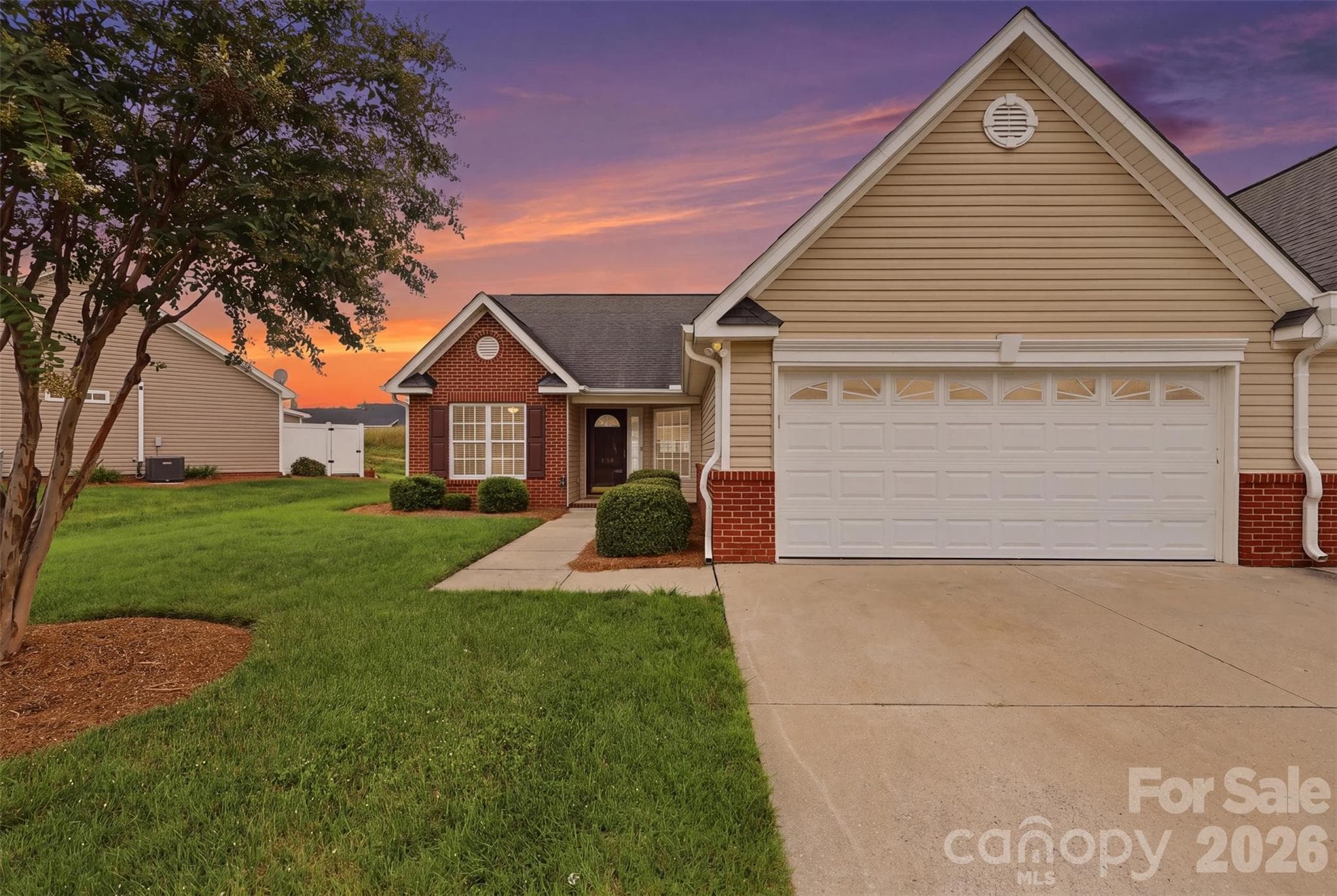 Townhouse at 1306 Bayswater Drive, High Point, photo 2 of 31