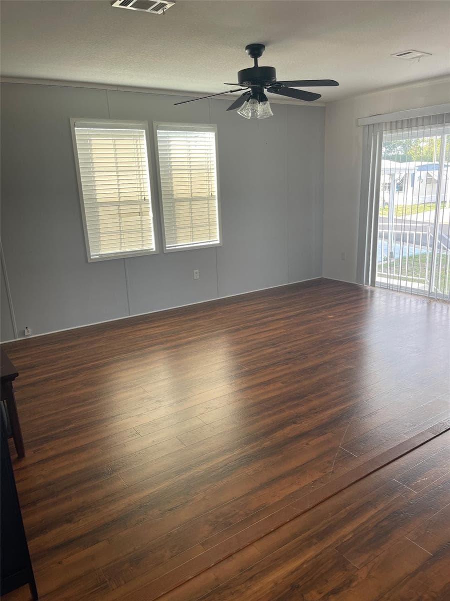Manufactured Home at 3301 DOREEN DR, ELLENTON, photo 2 of 9
