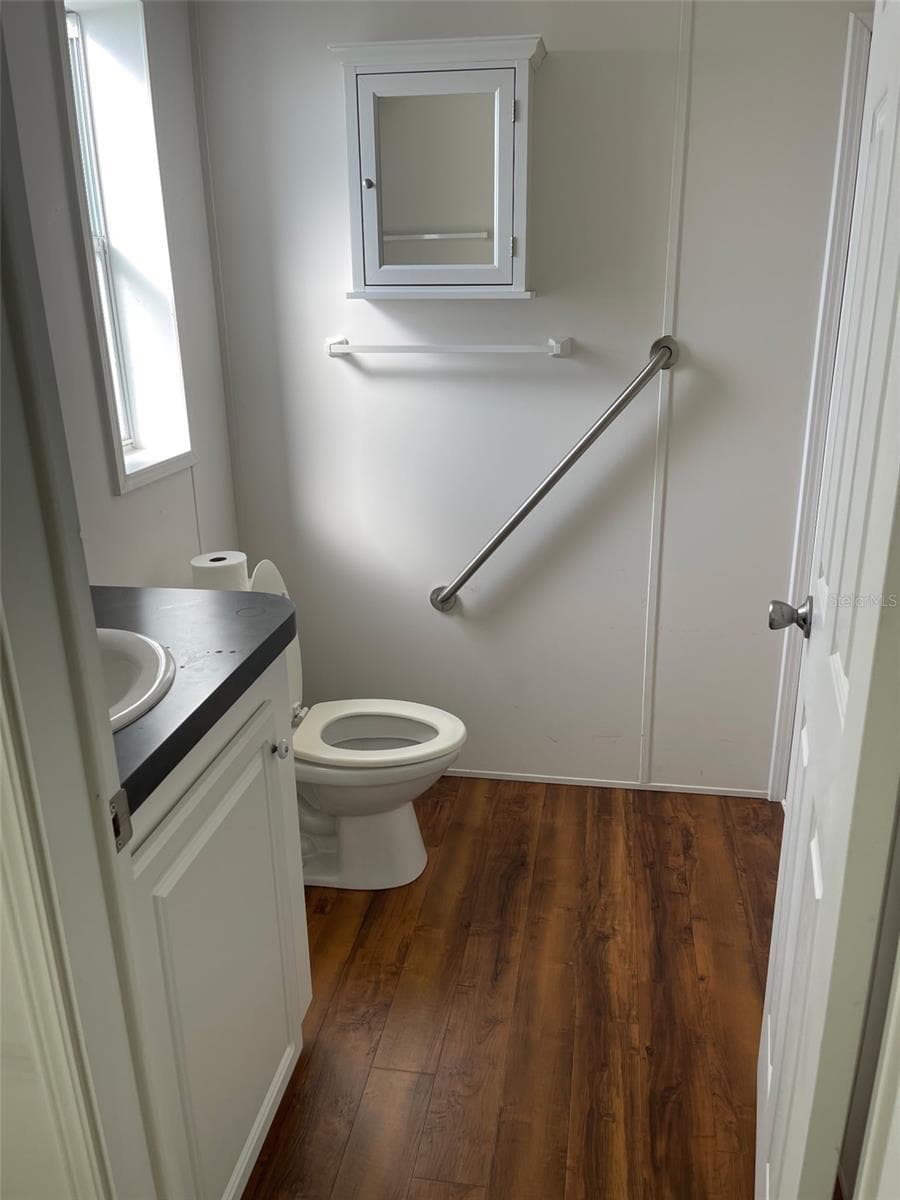 Manufactured Home at 3301 DOREEN DR, ELLENTON, photo 5 of 9