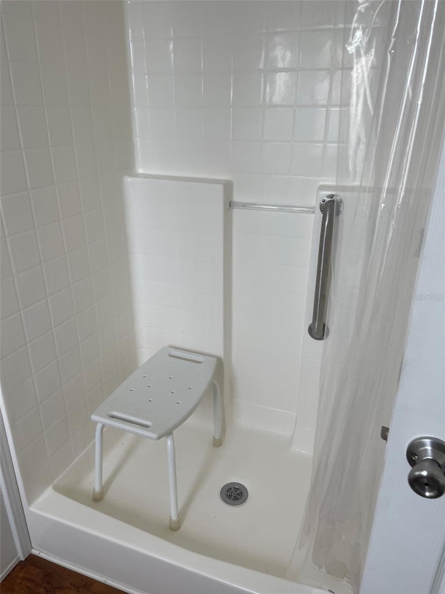Manufactured Home at 3301 DOREEN DR, ELLENTON, photo 8 of 9