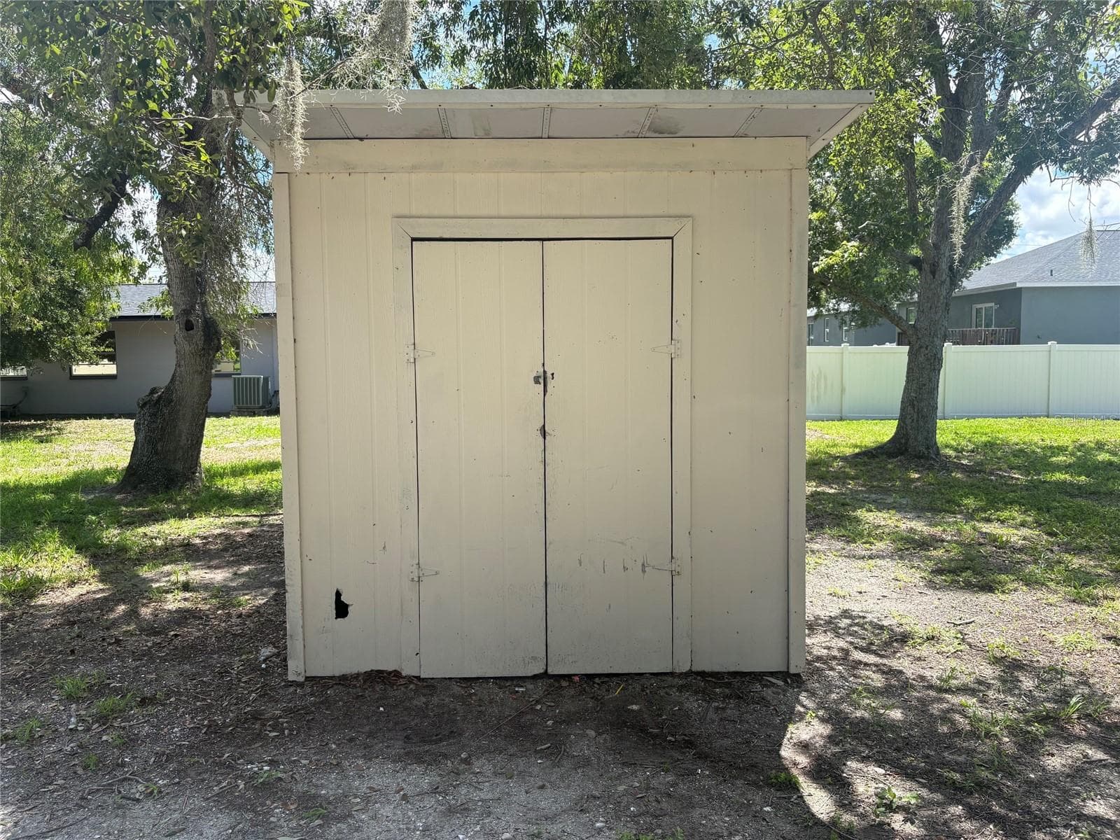 Shed good size for yard needs - 607 2ND ST NW, RUSKIN