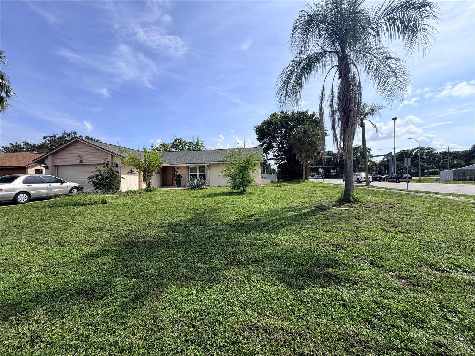 Single Family Residence at 10326 OUT ISLAND DR, TAMPA, photo 3 of 41
