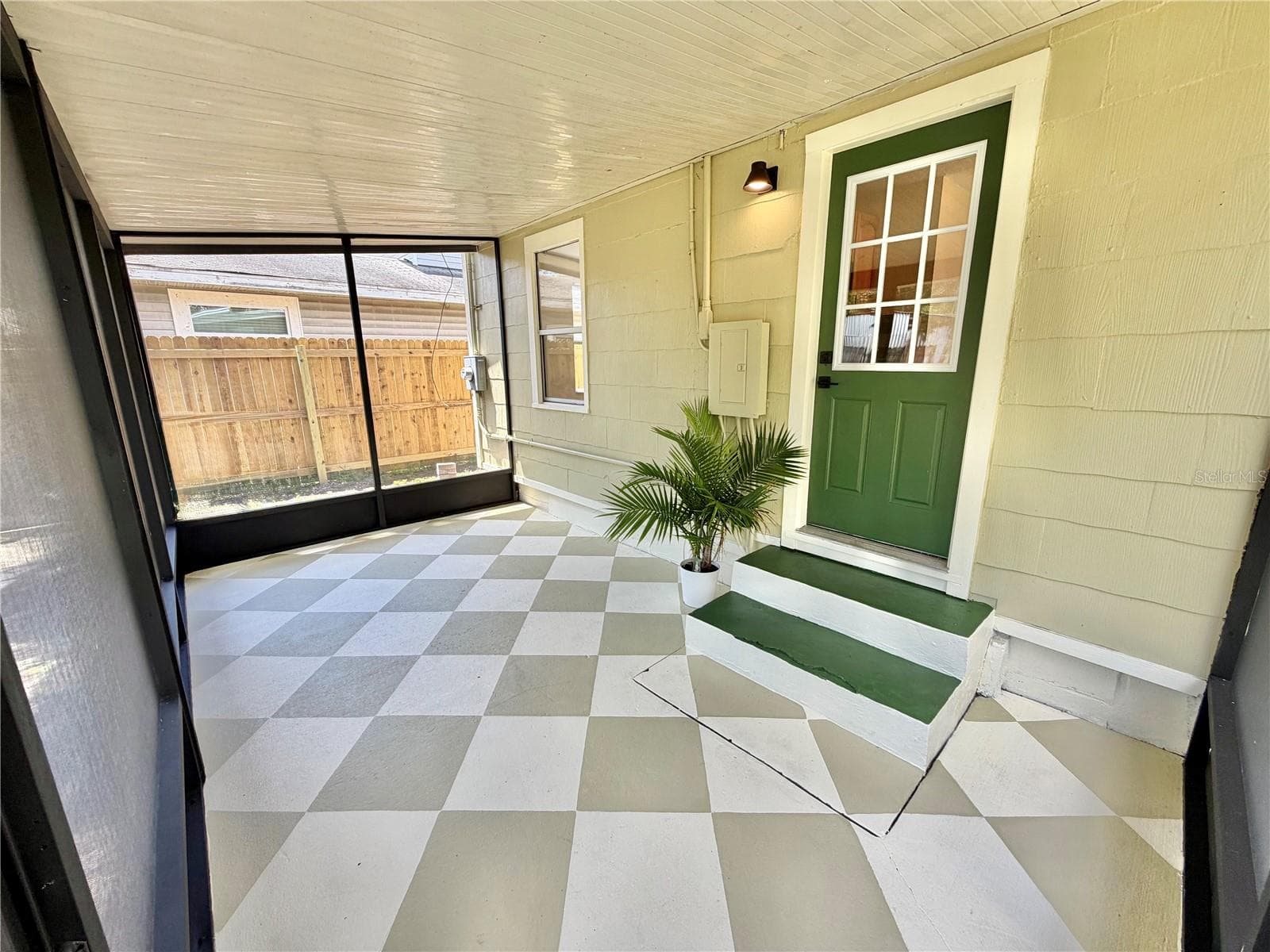Lanai - 3530 51ST AVE N, ST PETERSBURG