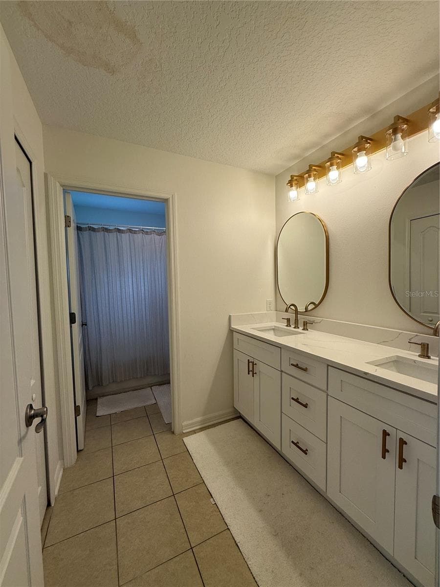 Single Family Residence at 422 WESTCHESTER HILLS LN, VALRICO, photo 33 of 56