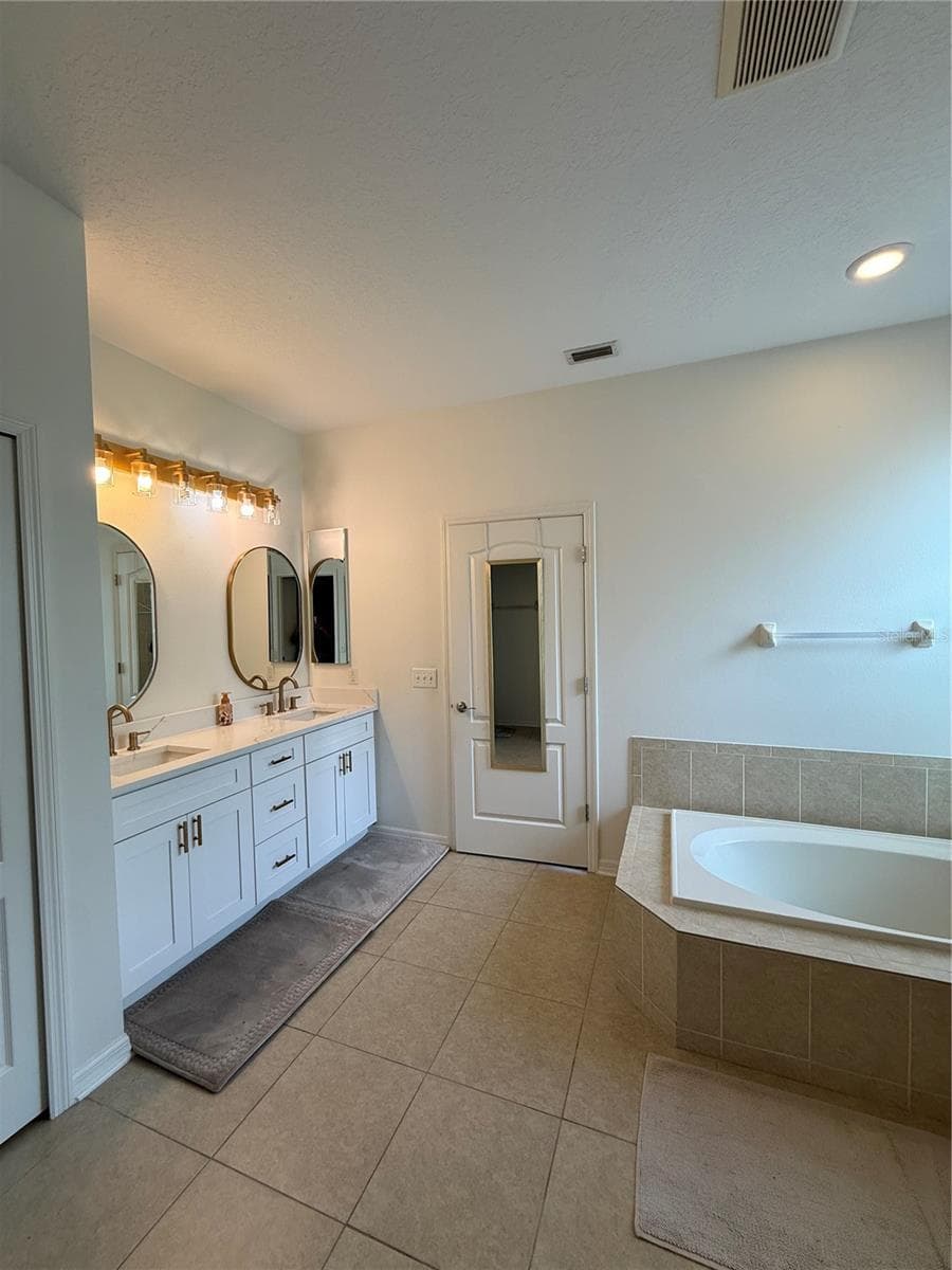Single Family Residence at 422 WESTCHESTER HILLS LN, VALRICO, photo 45 of 56