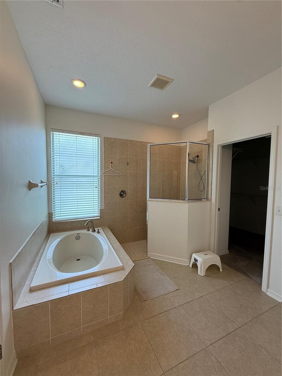 Single Family Residence at 422 WESTCHESTER HILLS LN, VALRICO, photo 46 of 56