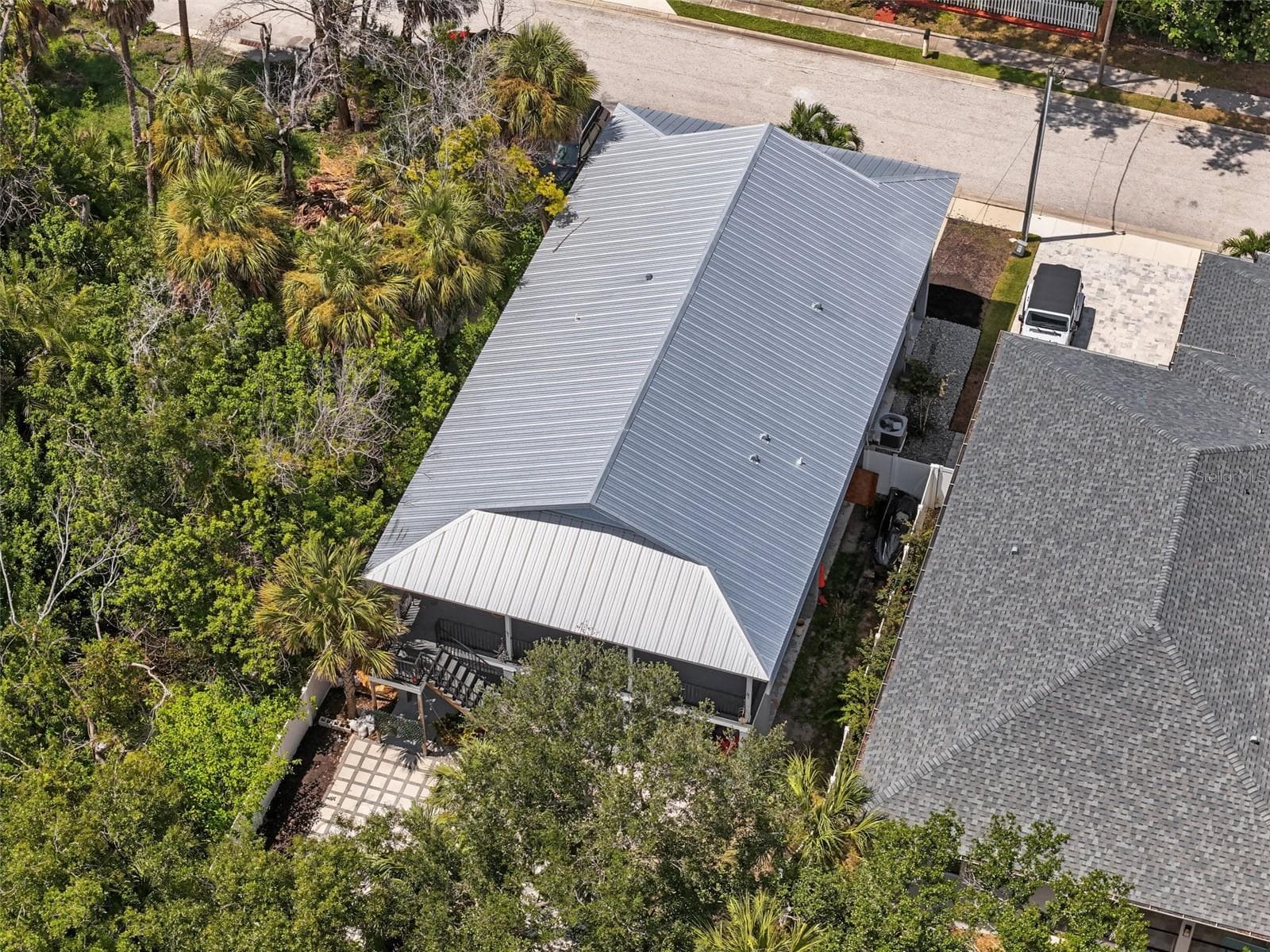 Single Family Residence at 170 E SPRUCE ST, TARPON SPRINGS, photo 4 of 51