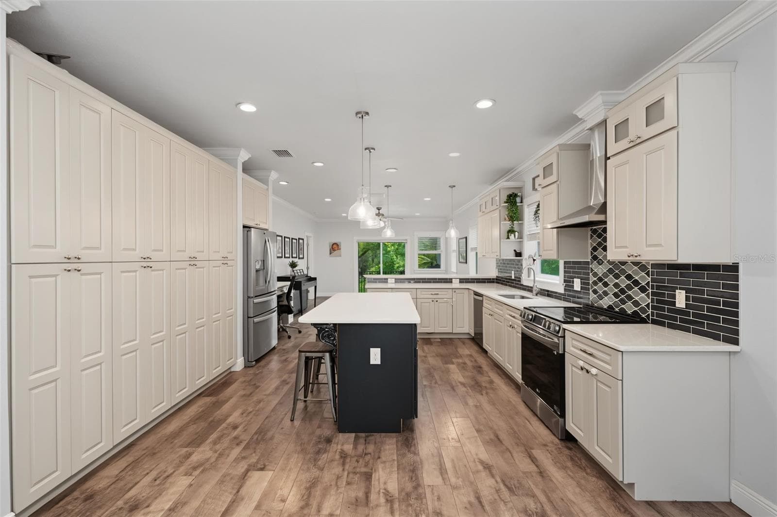 Single Family Residence at 170 E SPRUCE ST, TARPON SPRINGS, photo 18 of 51