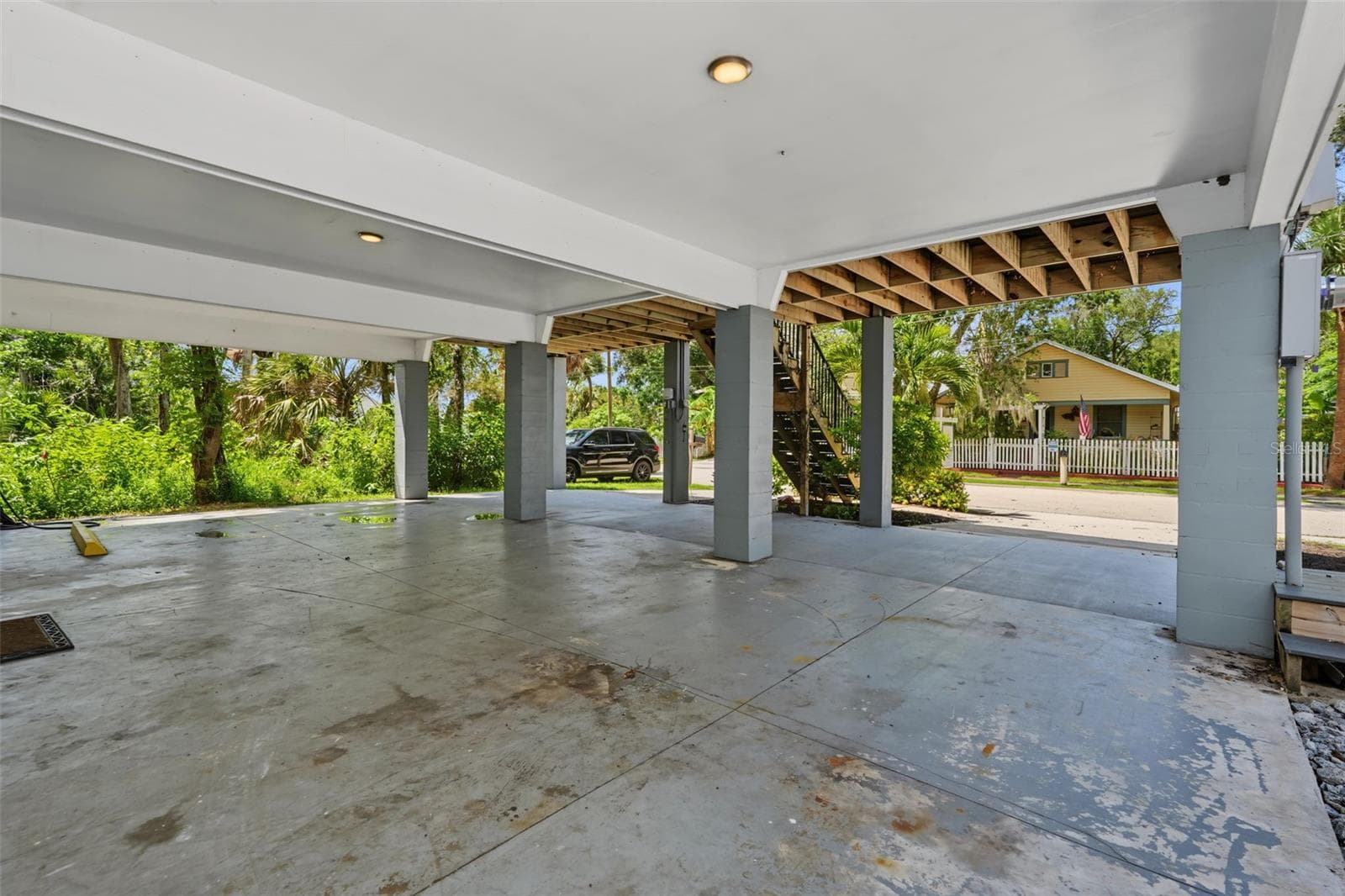 Single Family Residence at 170 E SPRUCE ST, TARPON SPRINGS, photo 38 of 51