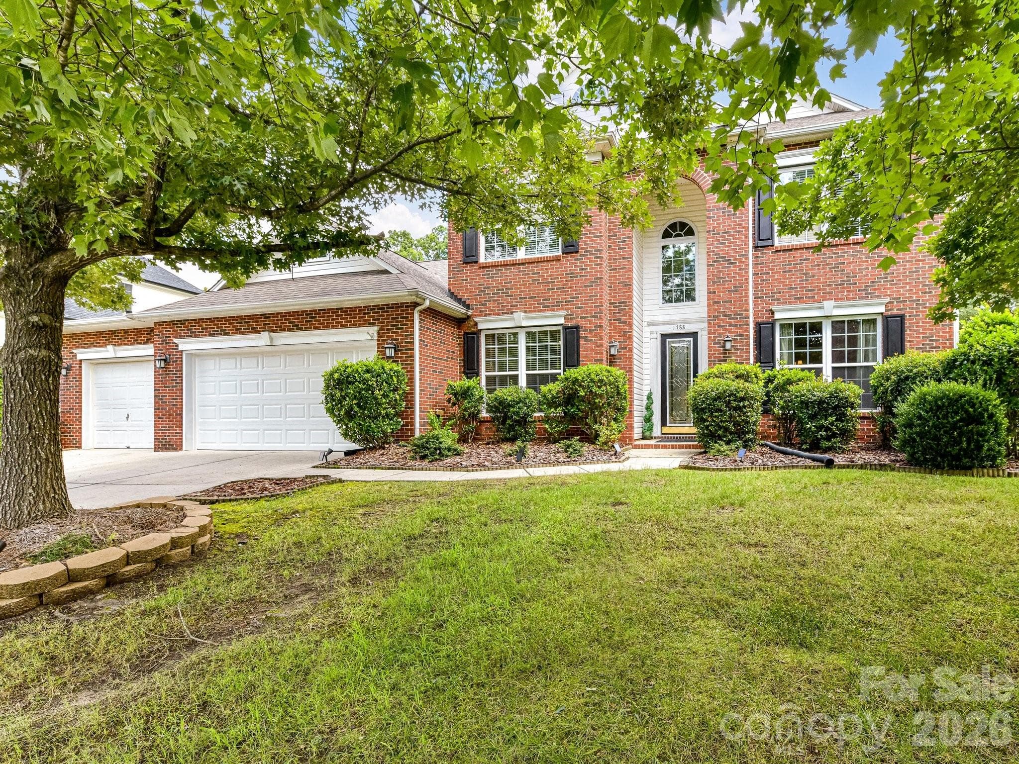 Rare 3 car garage and great curb appeal! - Denver