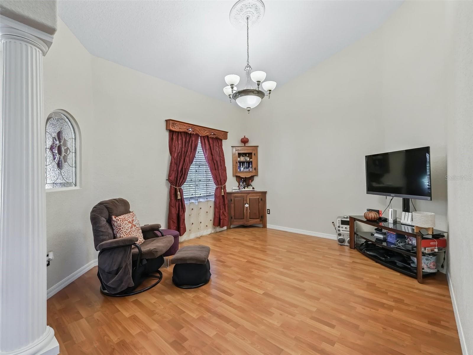Sitting Room - 9926 SE SUNSET HARBOR RD, SUMMERFIELD