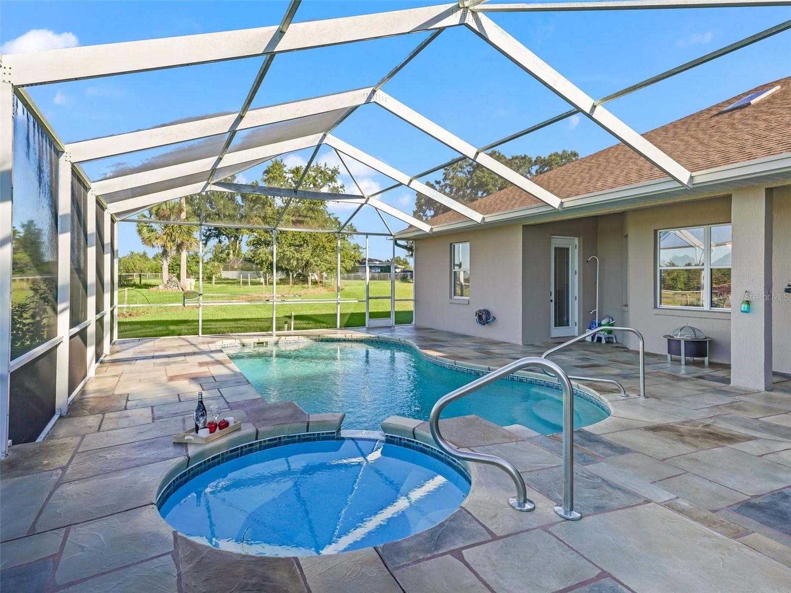 Relax! - 9926 SE SUNSET HARBOR RD, SUMMERFIELD