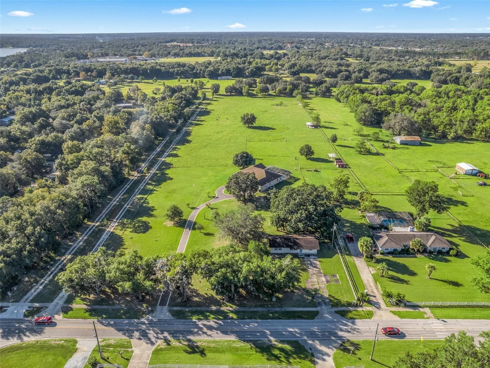 2 homes on 10 acres! - 9926 SE SUNSET HARBOR RD, SUMMERFIELD