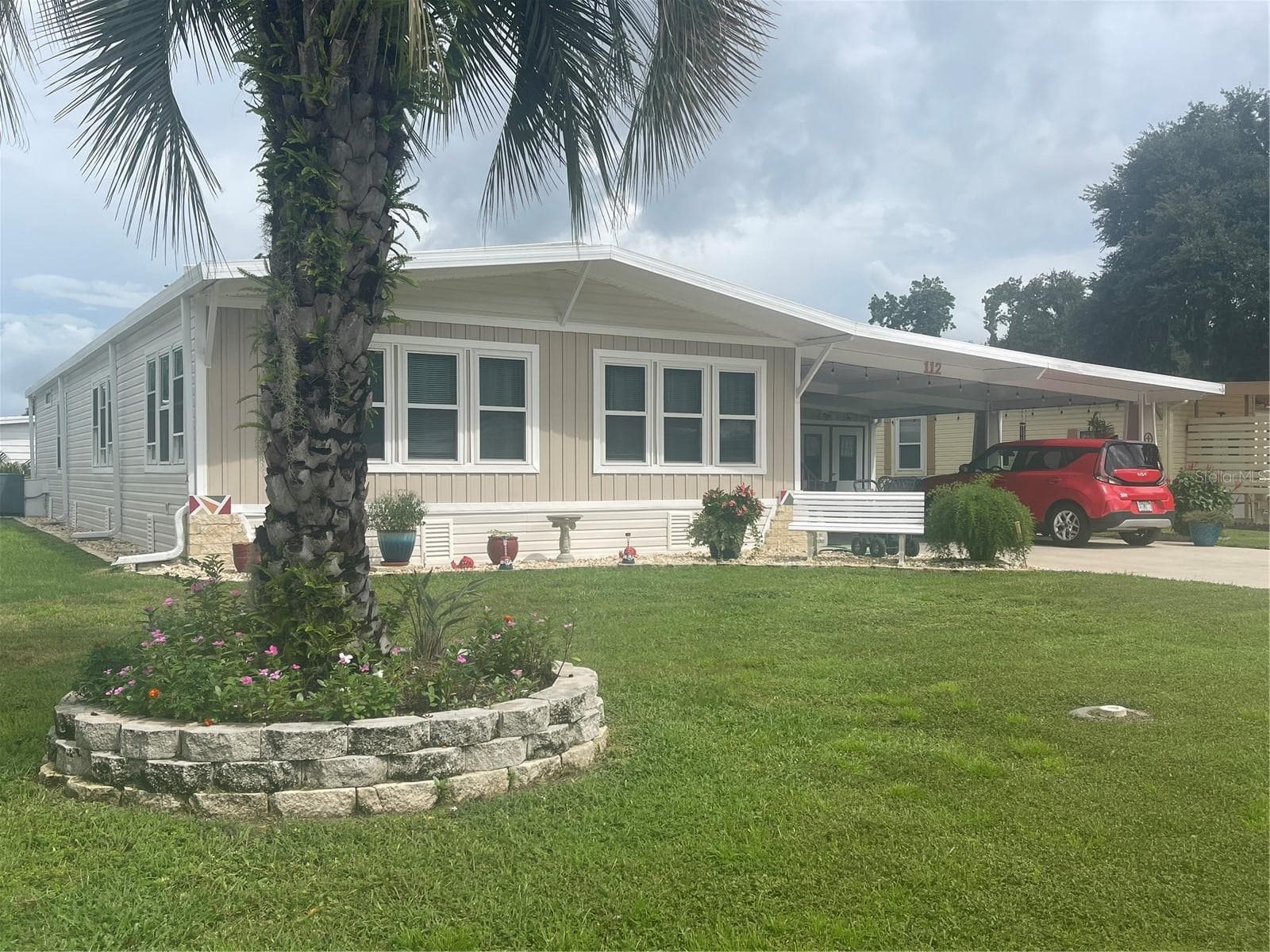 112 LYONIA LANE
