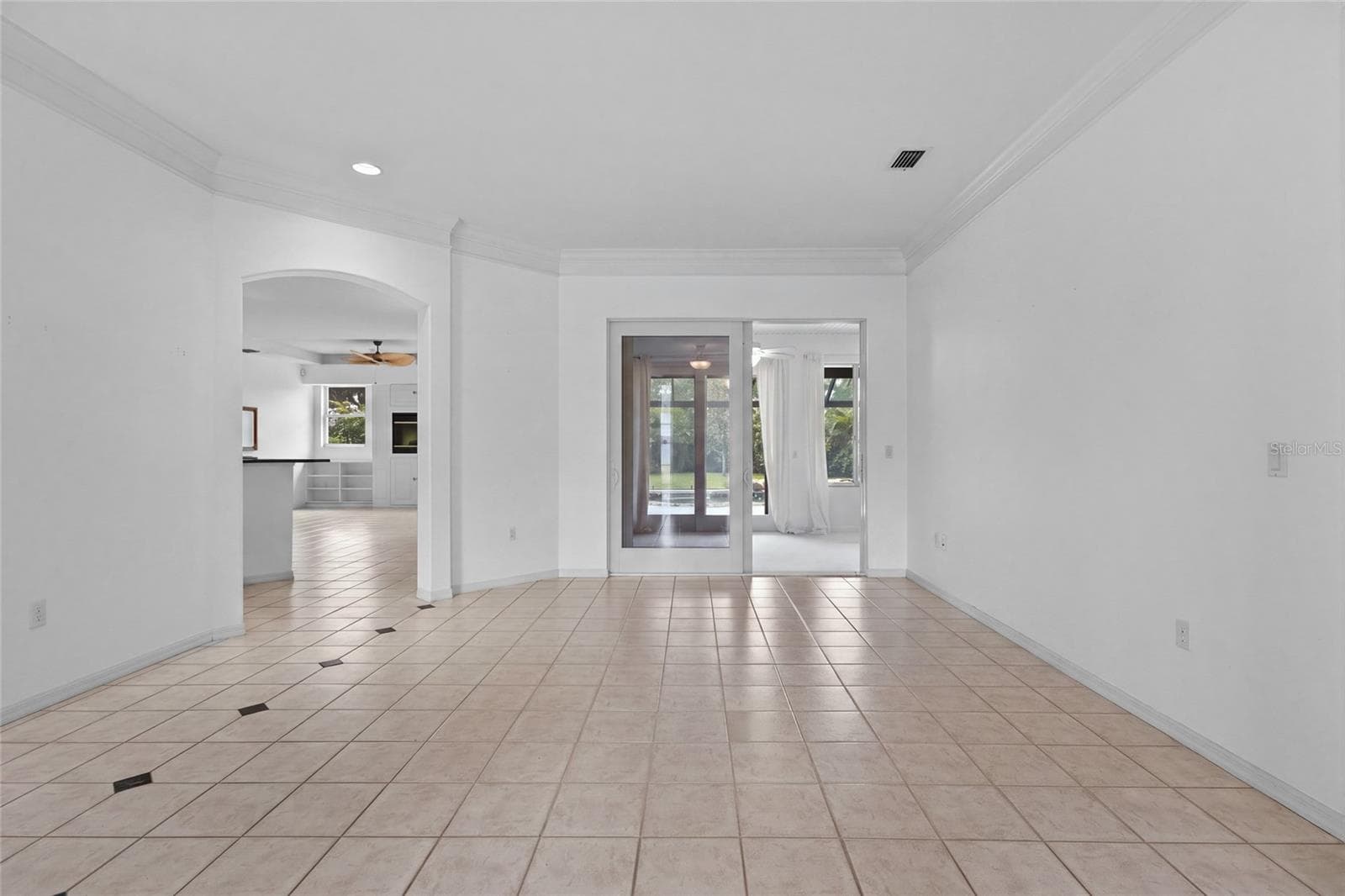 Single Family Residence at 3732 COUNTRYSIDE RD, SARASOTA, photo 5 of 34