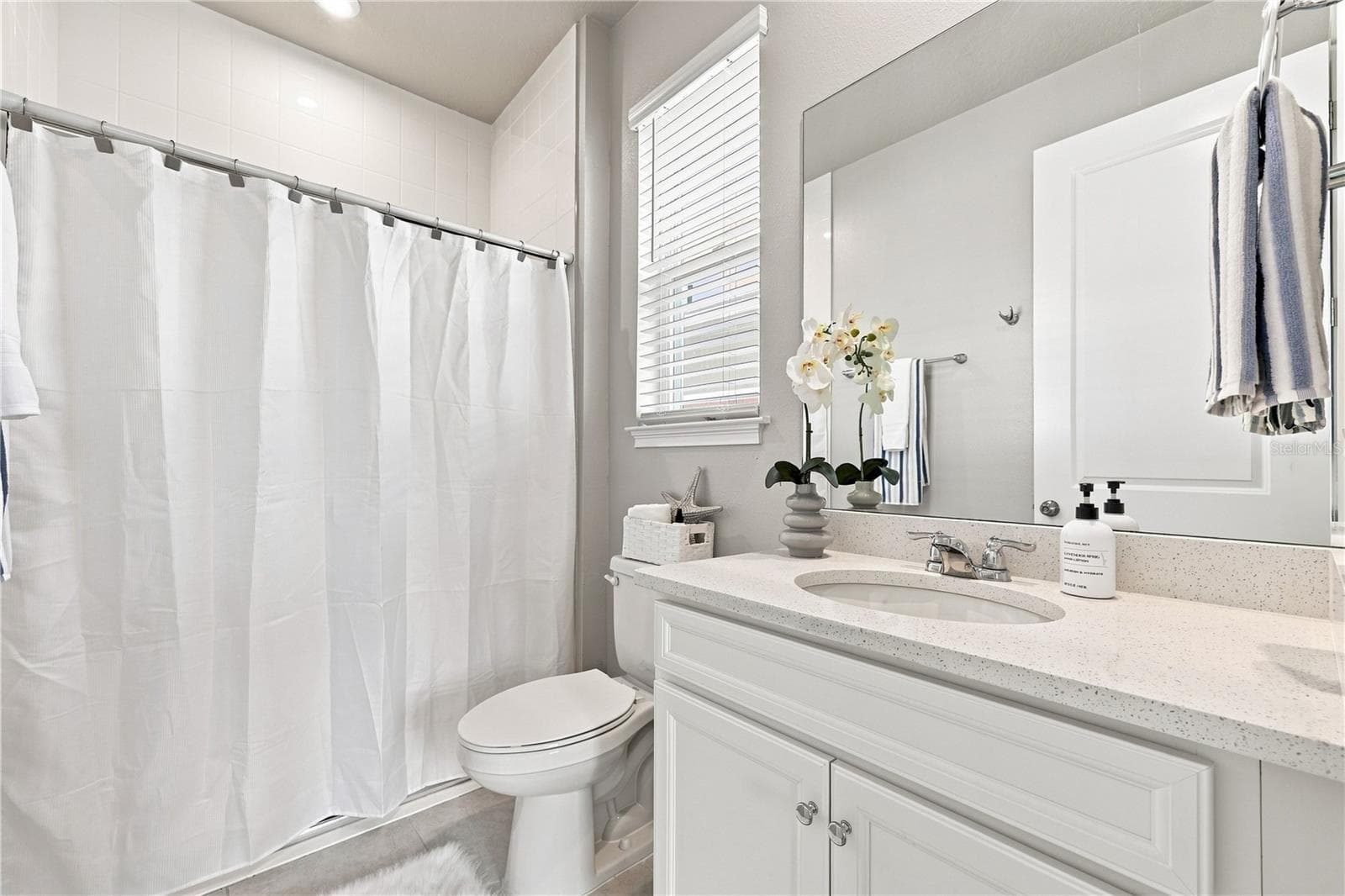 1st floor guest bathroom - 19780 BLUE POND DR, LUTZ