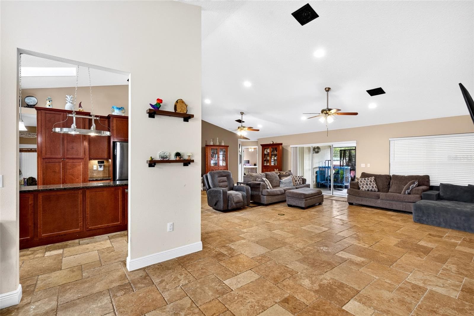 Single Family Residence at 16362 SE 81ST TER, SUMMERFIELD, photo 9 of 48