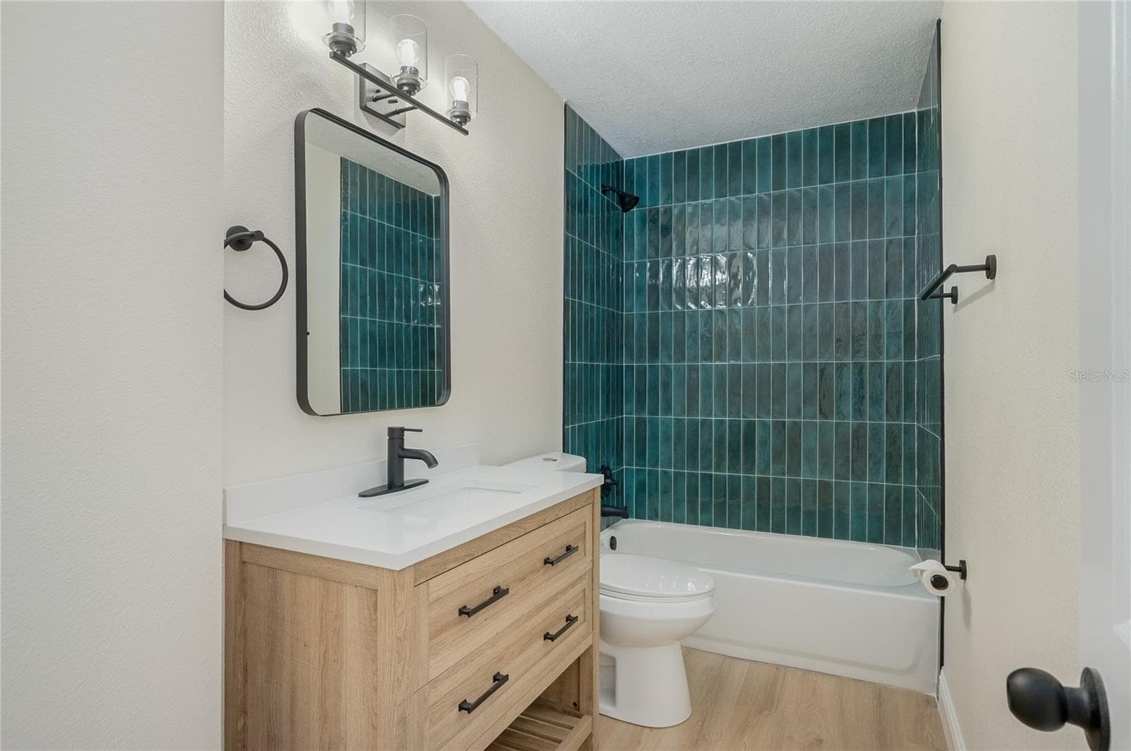 Single Family Residence at 3733 SURREY DR, ORLANDO, photo 6 of 61