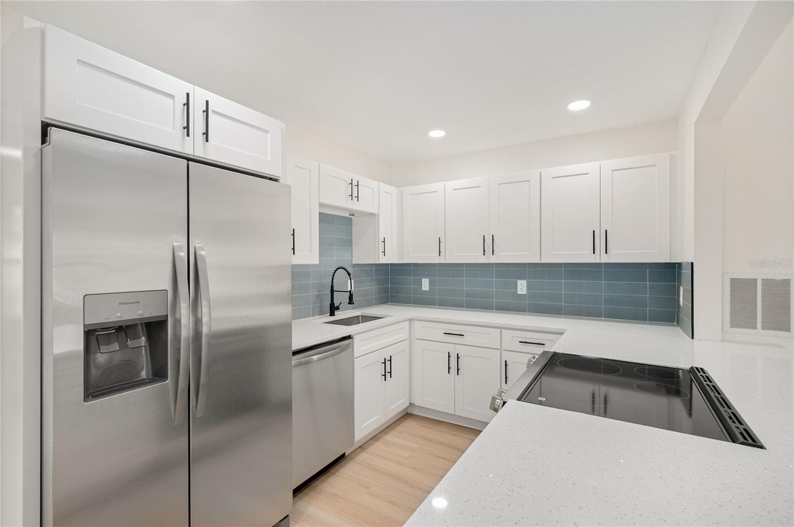 Single Family Residence at 3733 SURREY DR, ORLANDO, photo 11 of 61