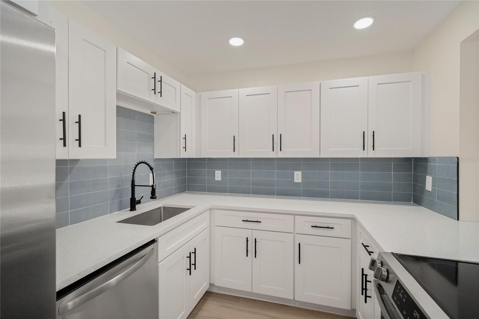 Single Family Residence at 3733 SURREY DR, ORLANDO, photo 10 of 61