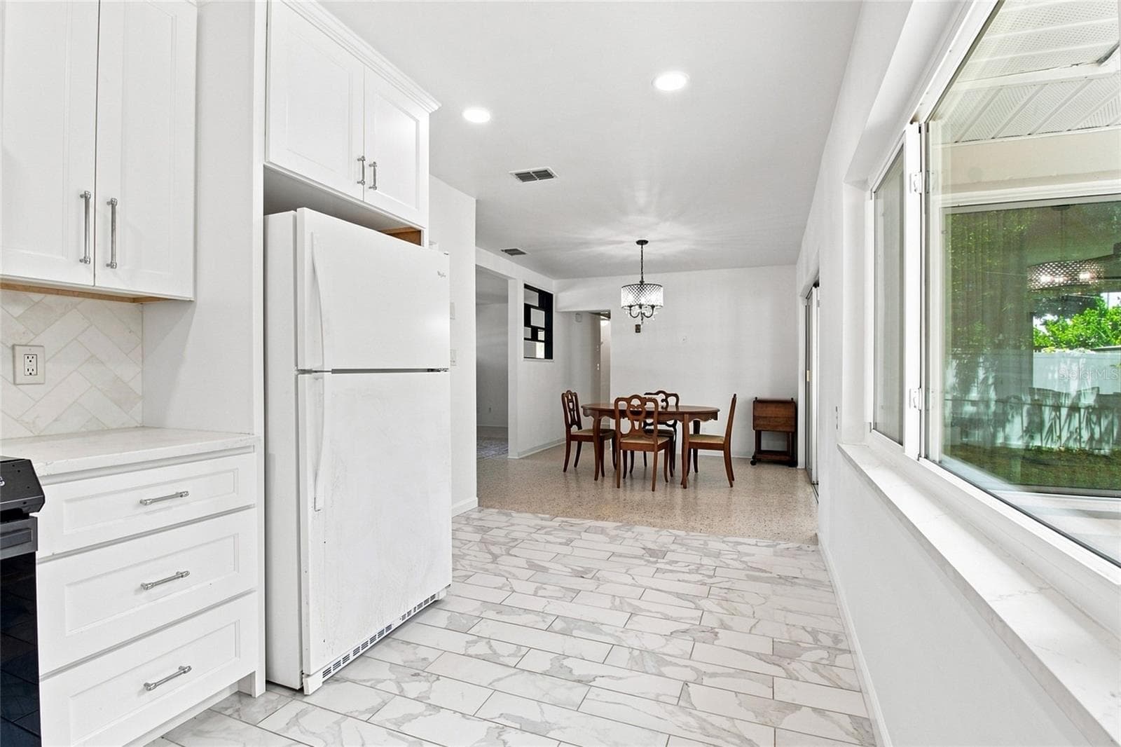 Kitchen - 4100 18TH AVENUE N, ST PETERSBURG