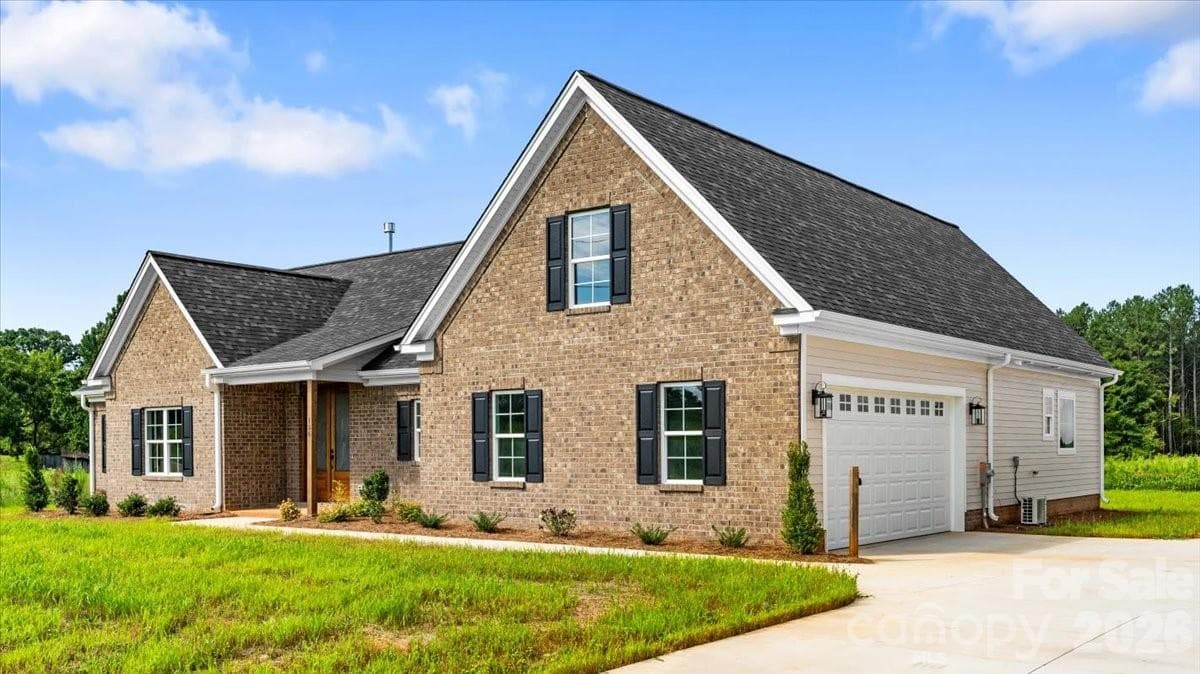 Single Family Residence at 156 Greenhill Road, Mocksville, photo 2 of 51