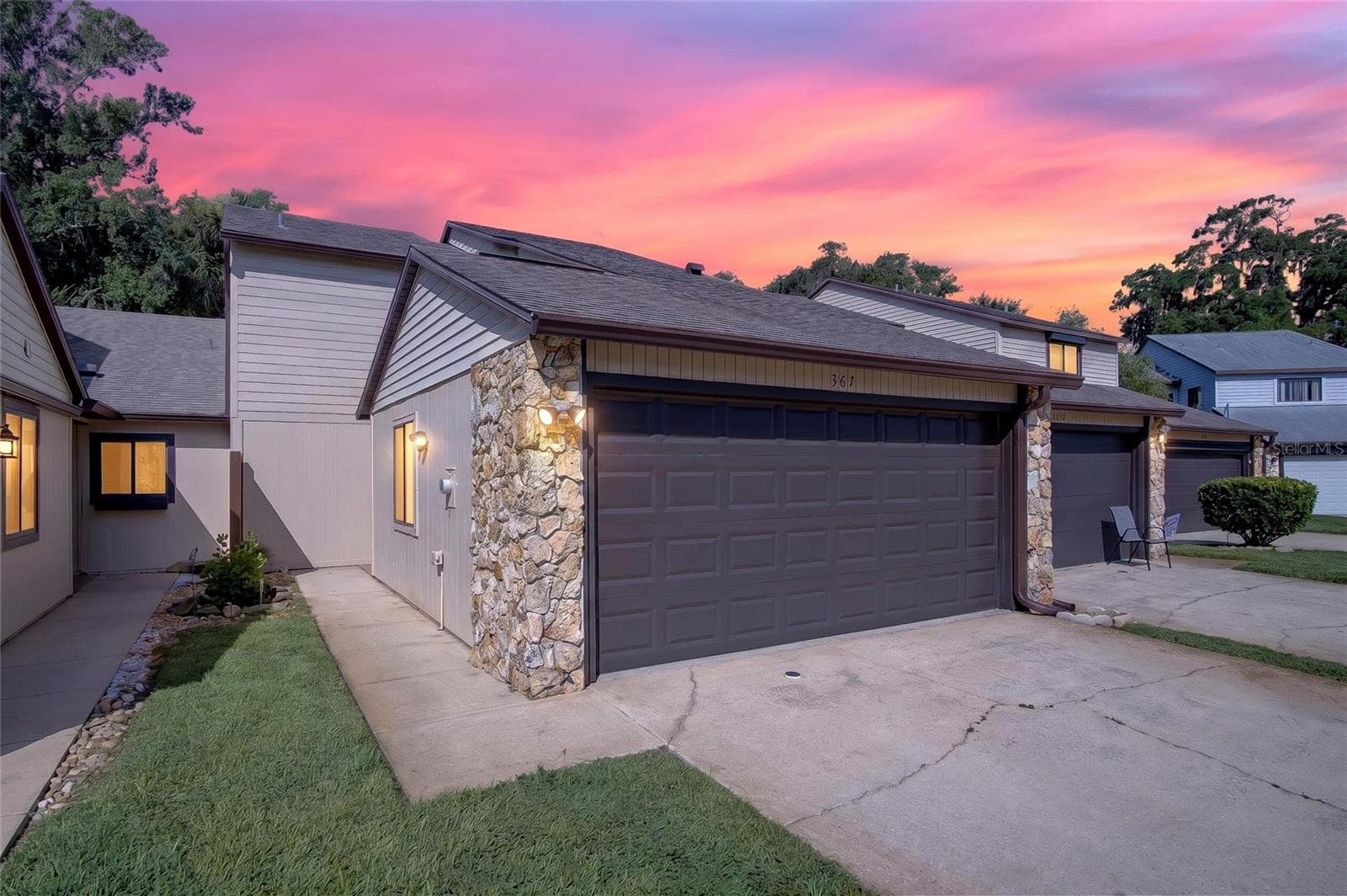 367 CASTLEWOOD LN