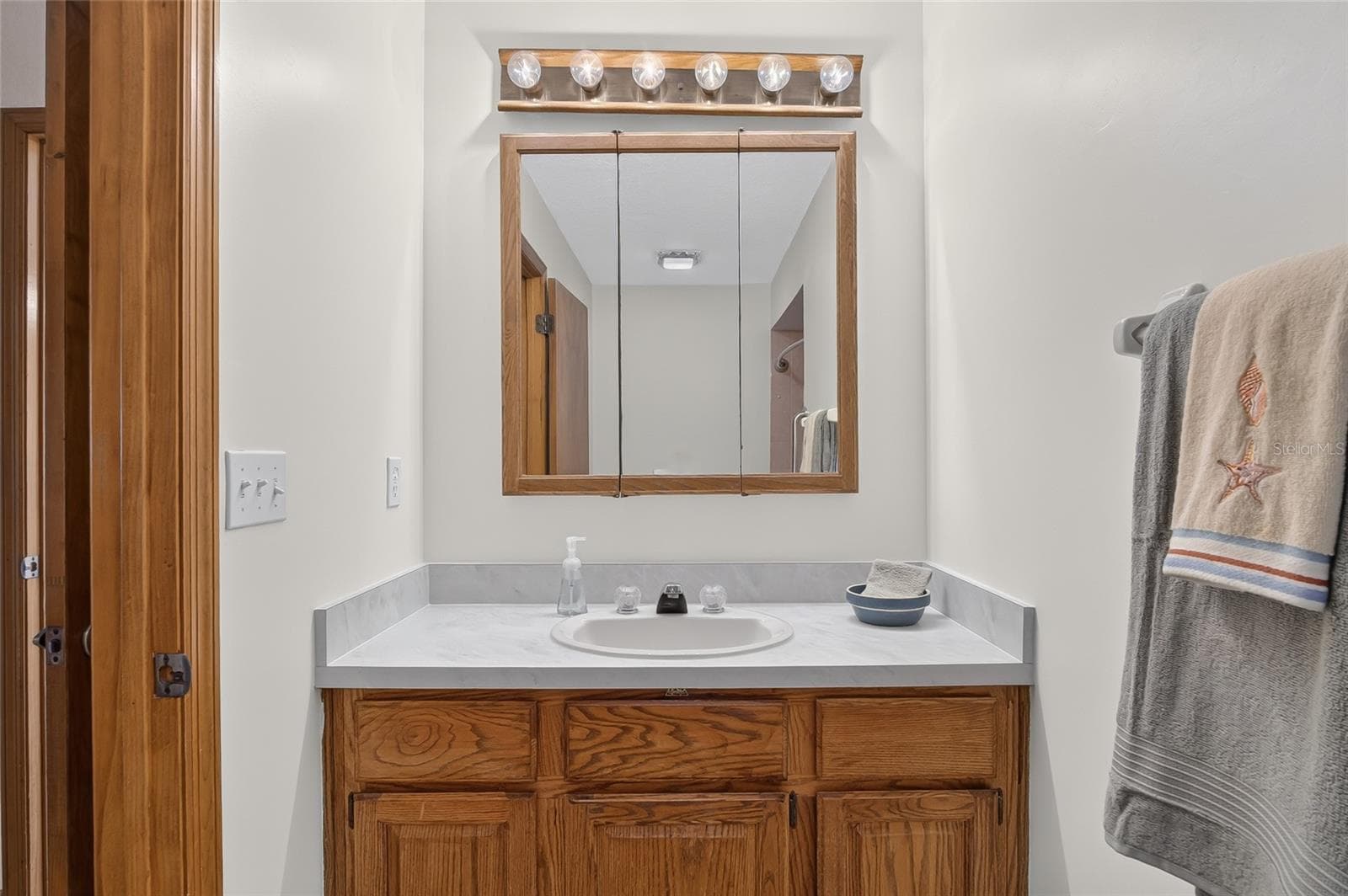 Townhouse at 367 CASTLEWOOD LN, NEW SMYRNA BEACH, photo 16 of 47