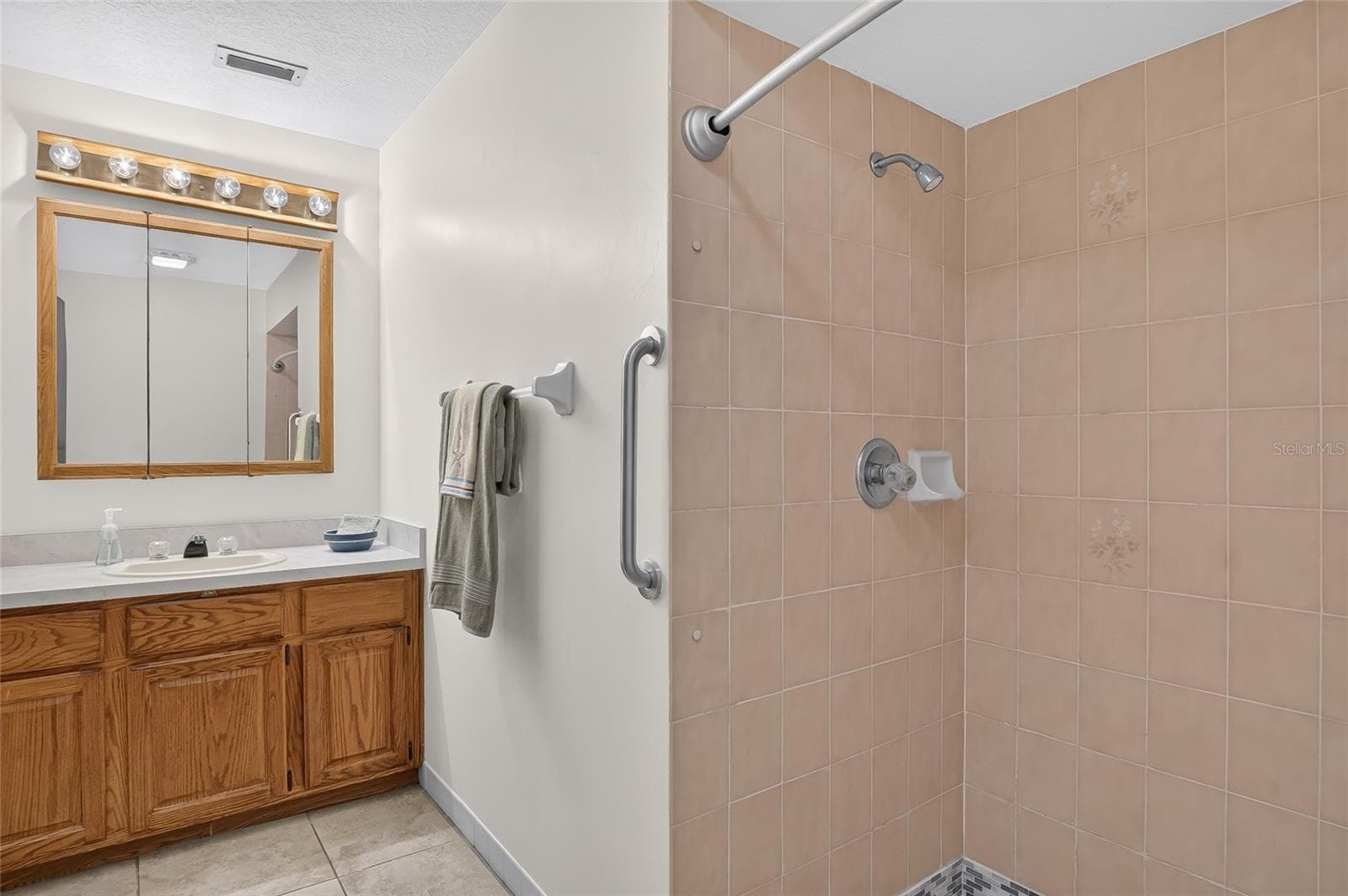 Townhouse at 367 CASTLEWOOD LN, NEW SMYRNA BEACH, photo 17 of 47