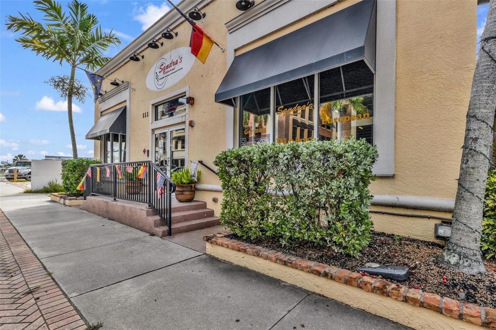 Restaurant at 111 W OLYMPIA AVE, PUNTA GORDA, photo 4 of 25