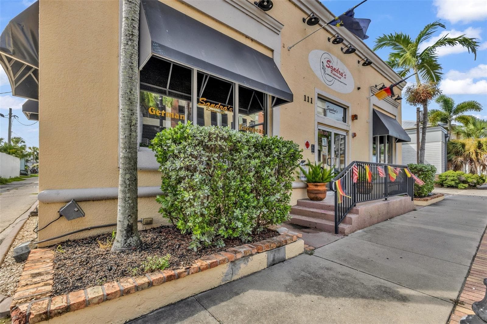 Restaurant at 111 W OLYMPIA AVE, PUNTA GORDA, photo 5 of 25