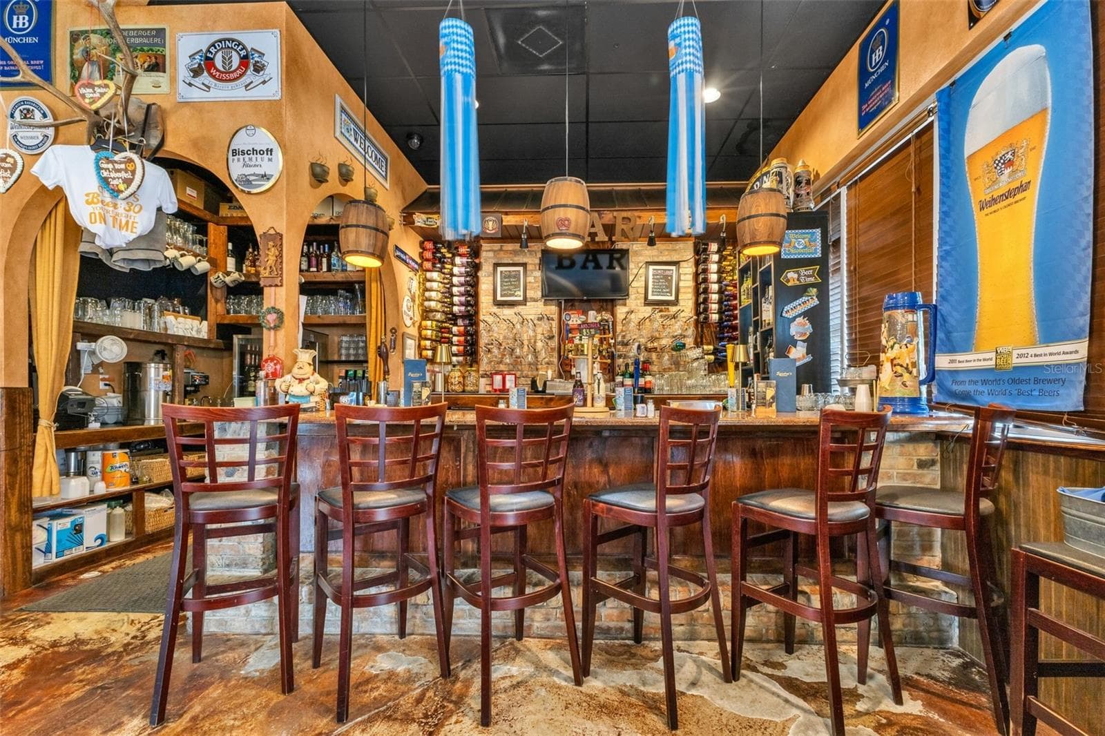 Restaurant at 111 W OLYMPIA AVE, PUNTA GORDA, photo 12 of 25