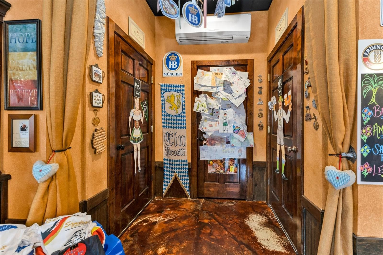 Restaurant at 111 W OLYMPIA AVE, PUNTA GORDA, photo 14 of 25