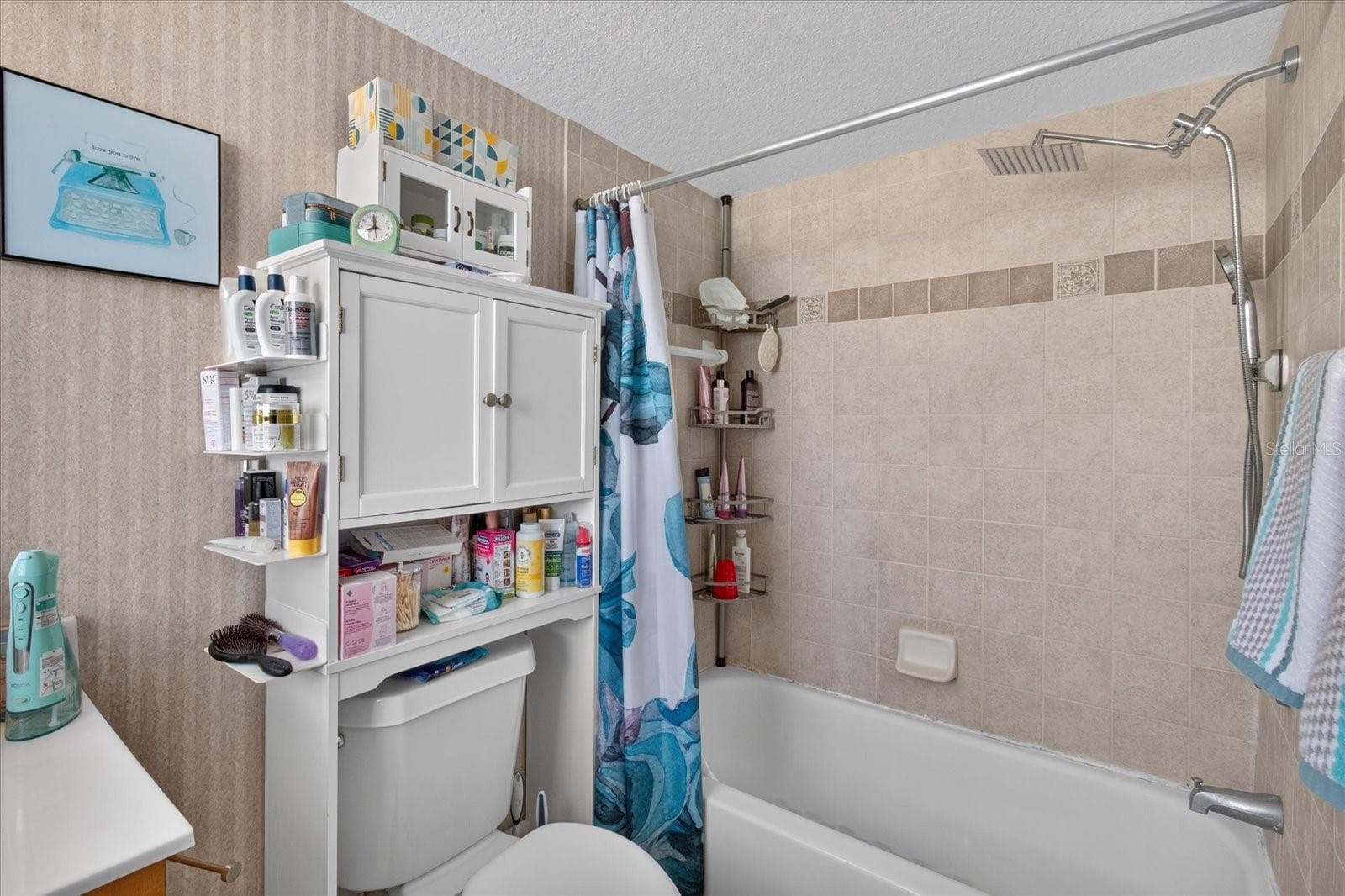 Primary Bathroom With A Tub/Shower Combo - 6100 GULFPORT BLVD S #401, GULFPORT