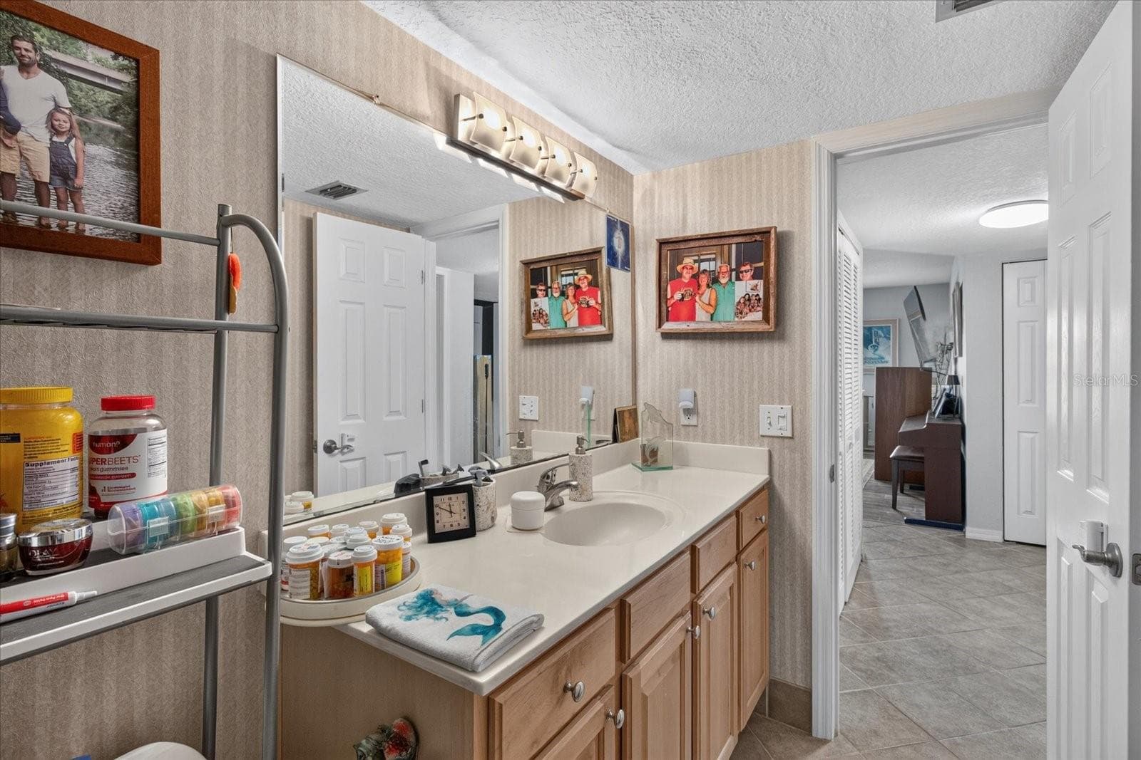 Secondary Hall Bath With Walk In Shower & A Wide Vanity - 6100 GULFPORT BLVD S #401, GULFPORT