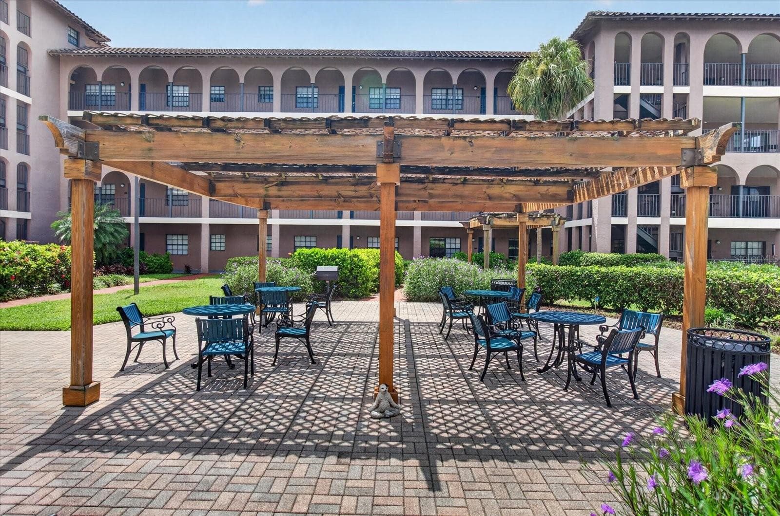 Sun and Visit Under the Pergola - 6100 GULFPORT BLVD S #401, GULFPORT