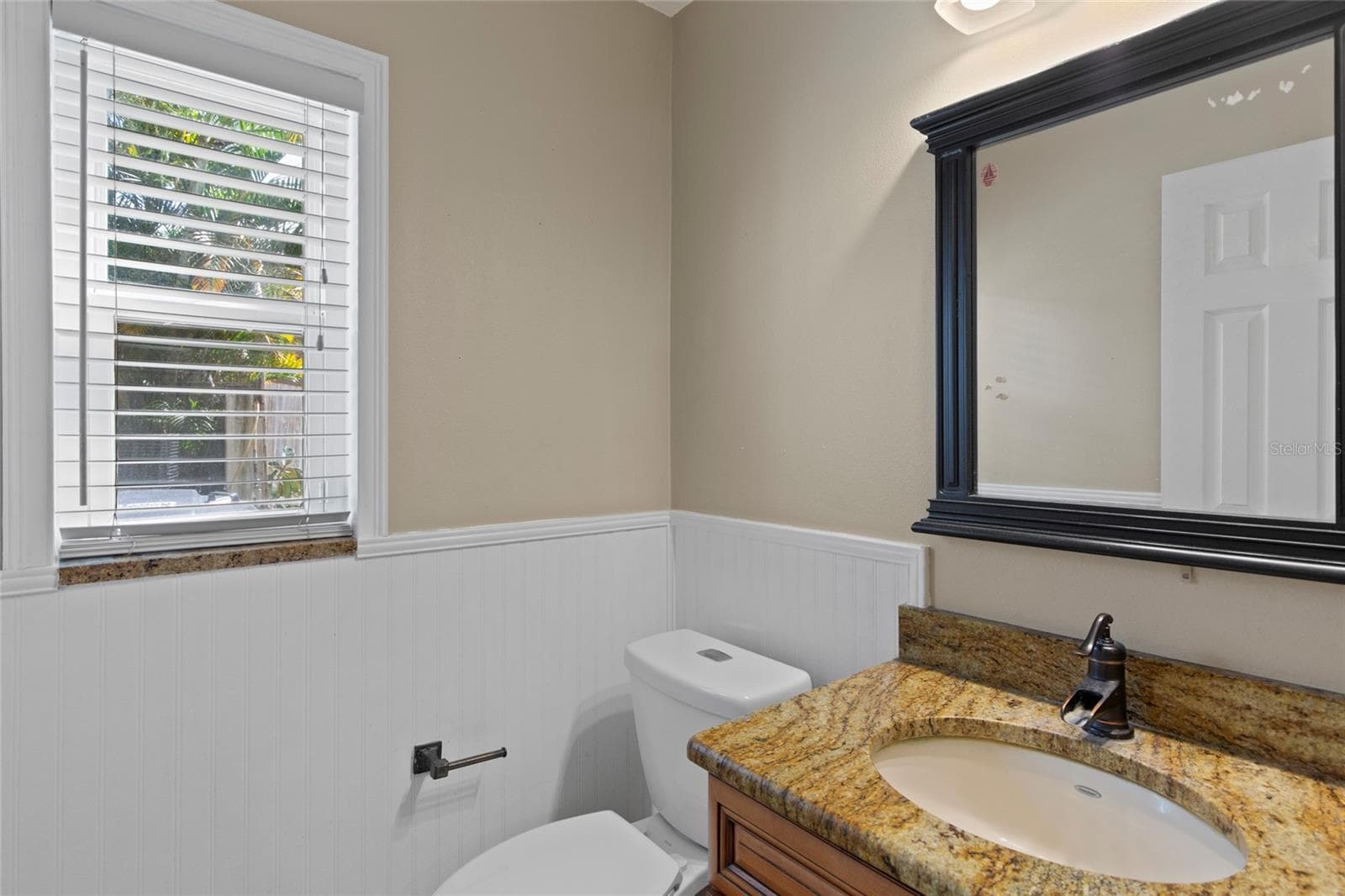 1/2 Bath - 16126 COUNTRY CROSSING DR, TAMPA