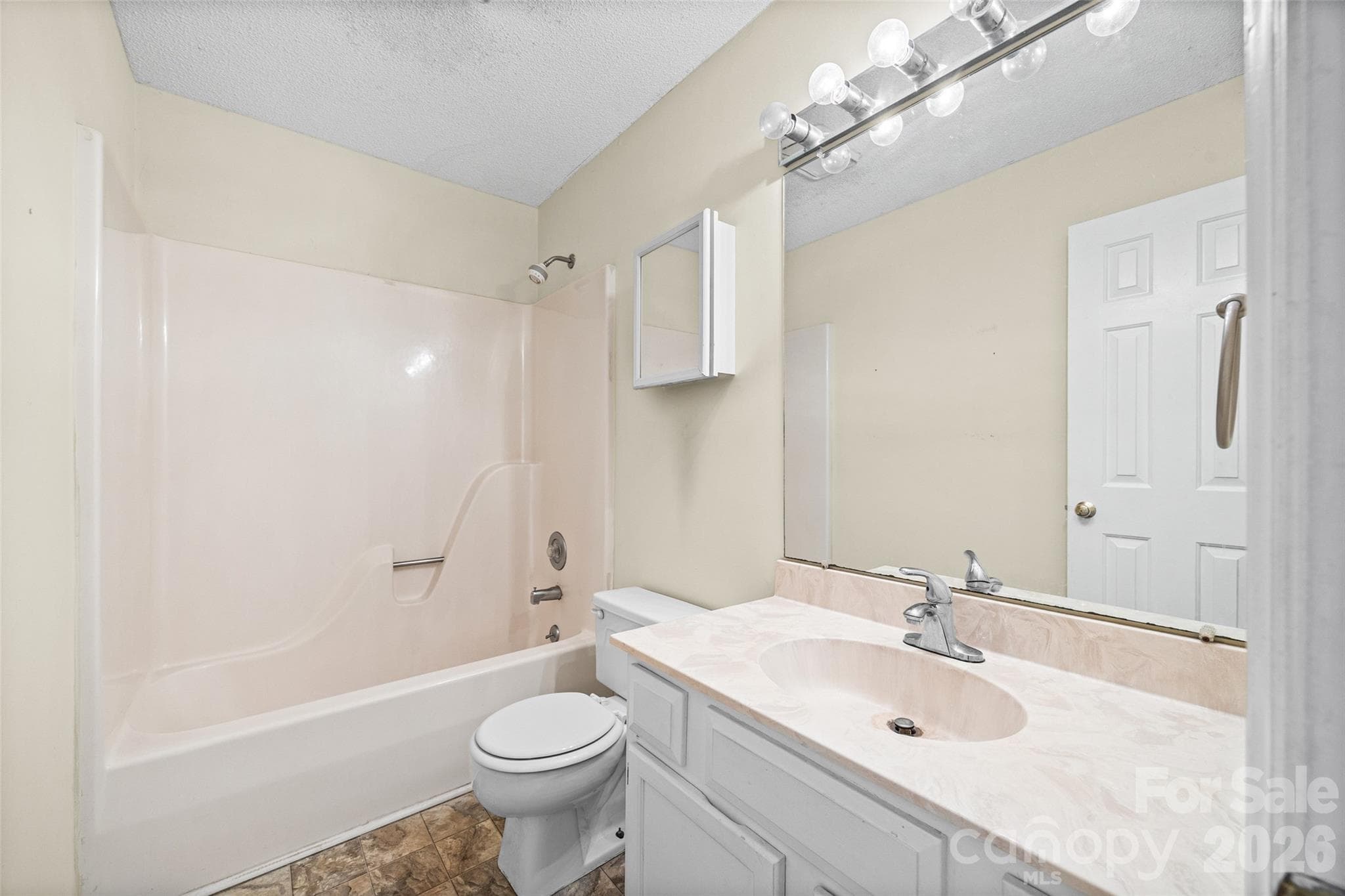 Townhouse at 304 Heritage Parkway, Fort Mill, photo 19 of 26