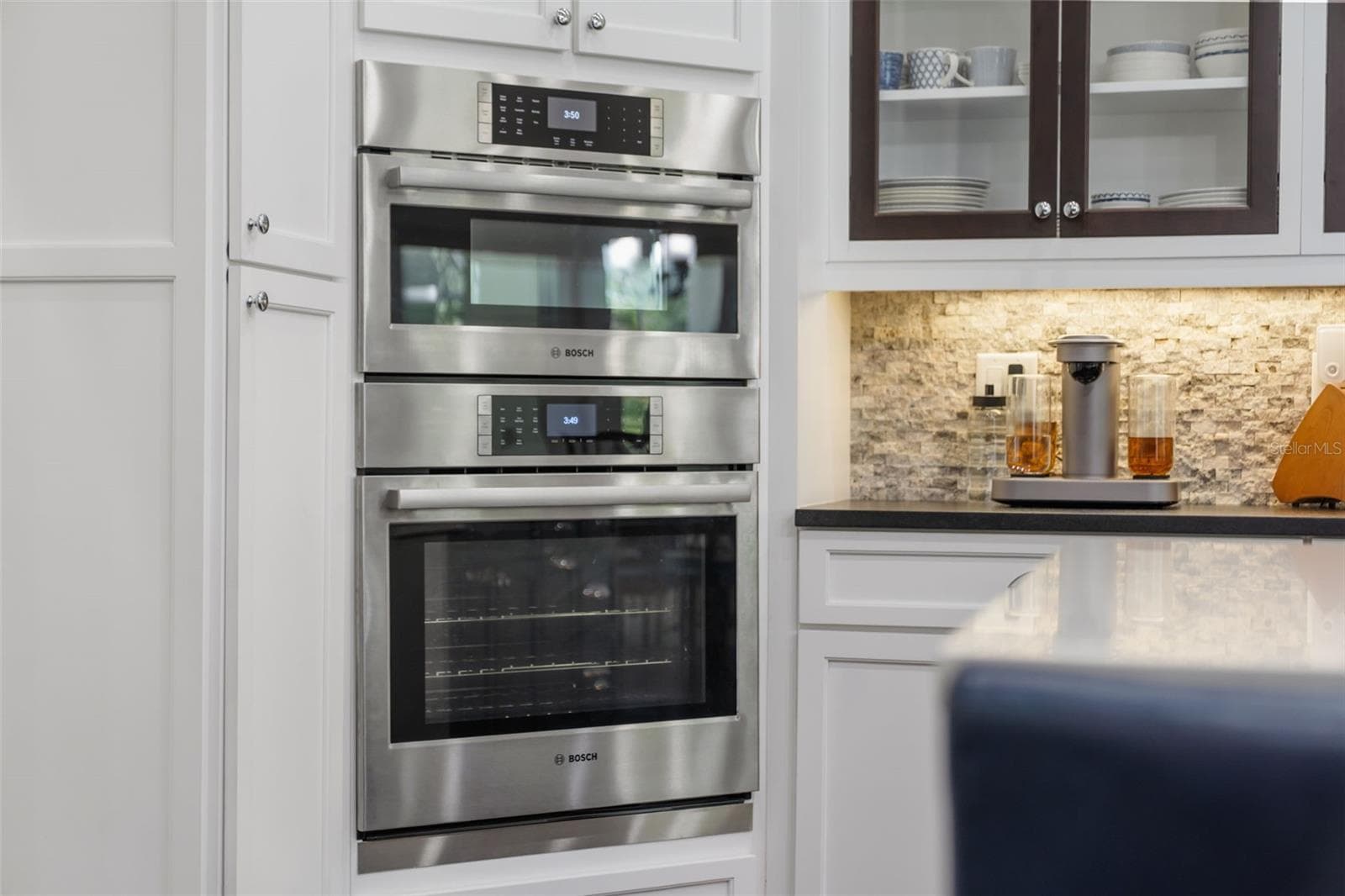 Kitchen with Bosh /Thermador Oven - 14205 9TH TER NE, BRADENTON