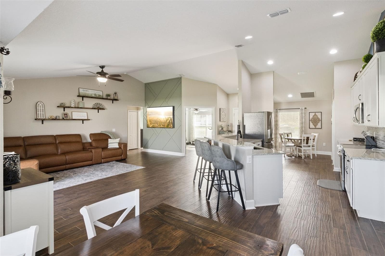 Single Family Residence at 925 LOCHLAND LOOP, BARTOW, photo 12 of 46