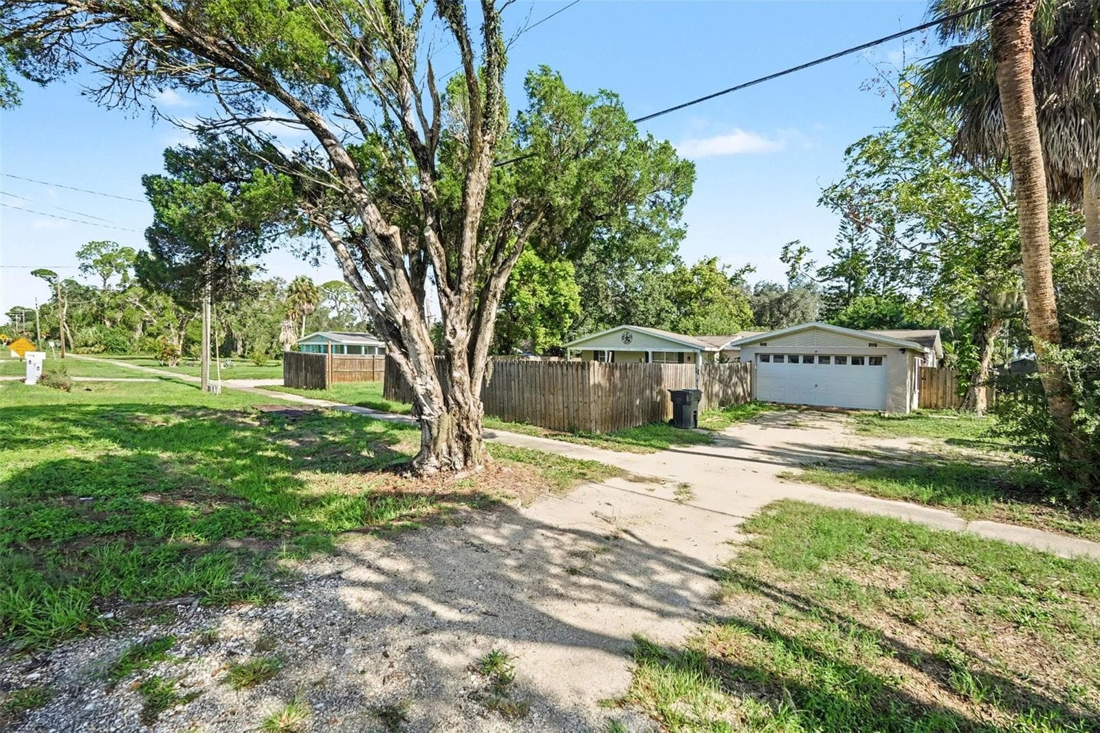 805 W COLLEGE AVE