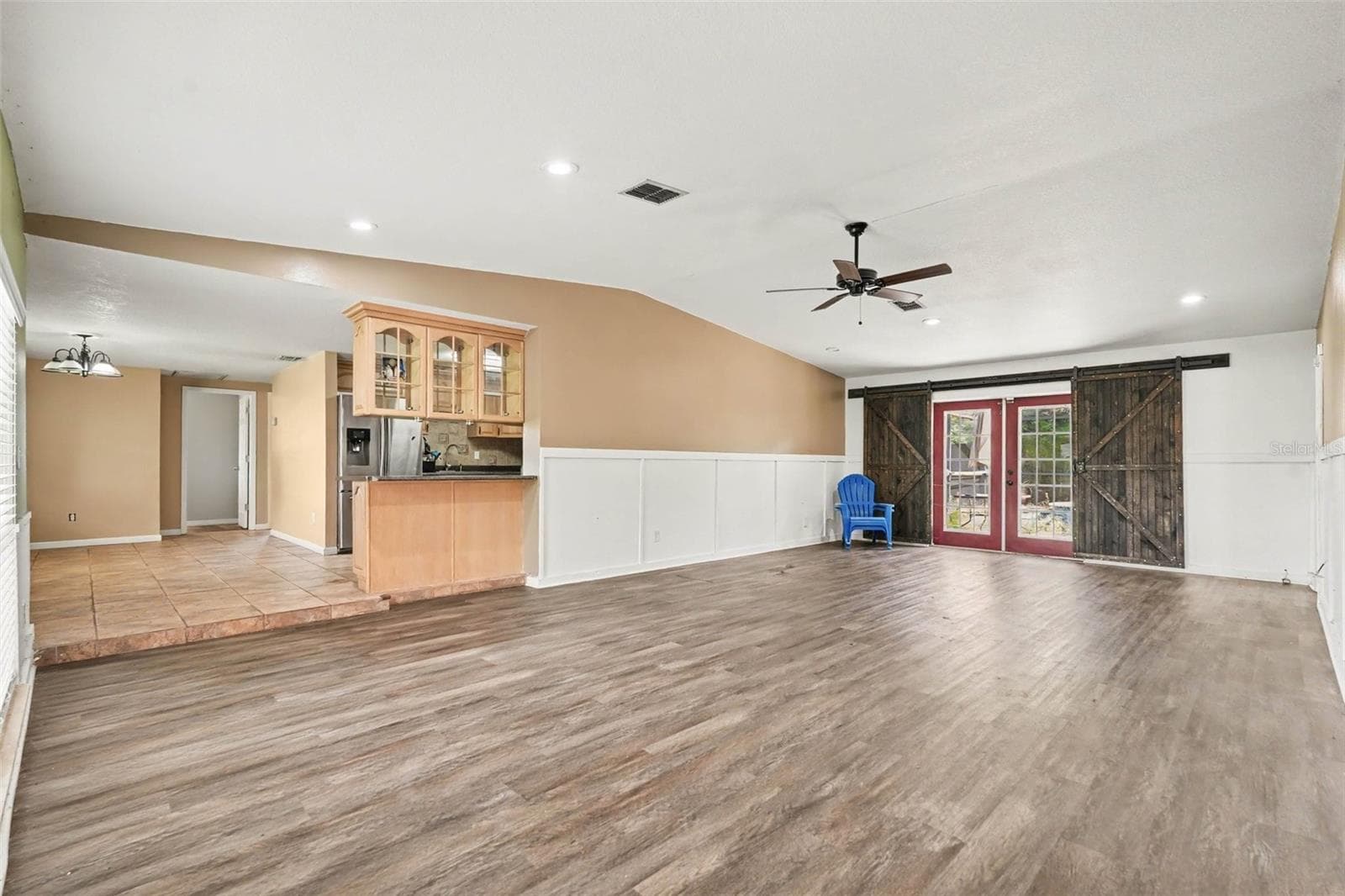 Single Family Residence at 805 W COLLEGE AVE, RUSKIN, photo 2 of 36