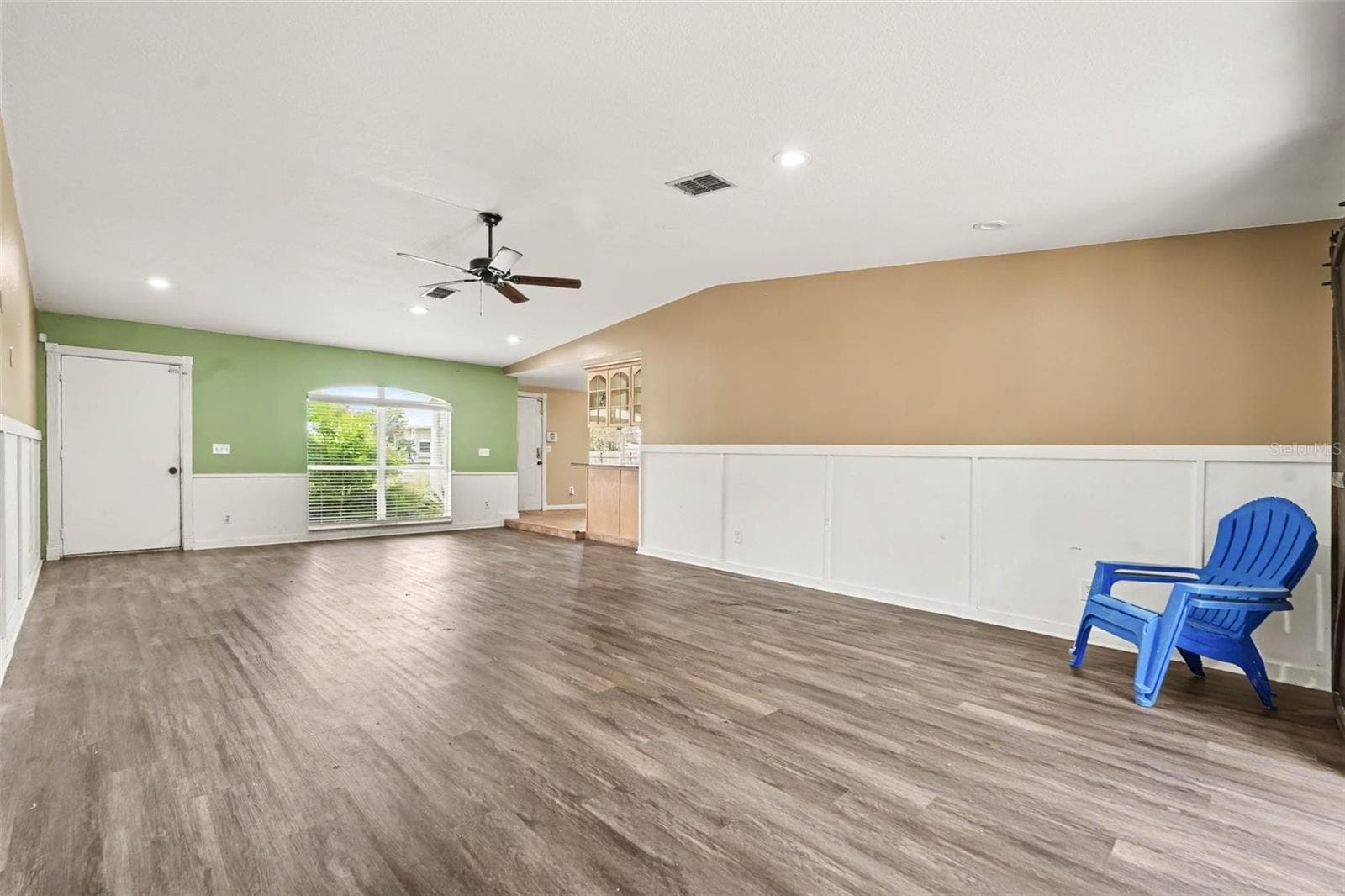 Single Family Residence at 805 W COLLEGE AVE, RUSKIN, photo 3 of 36