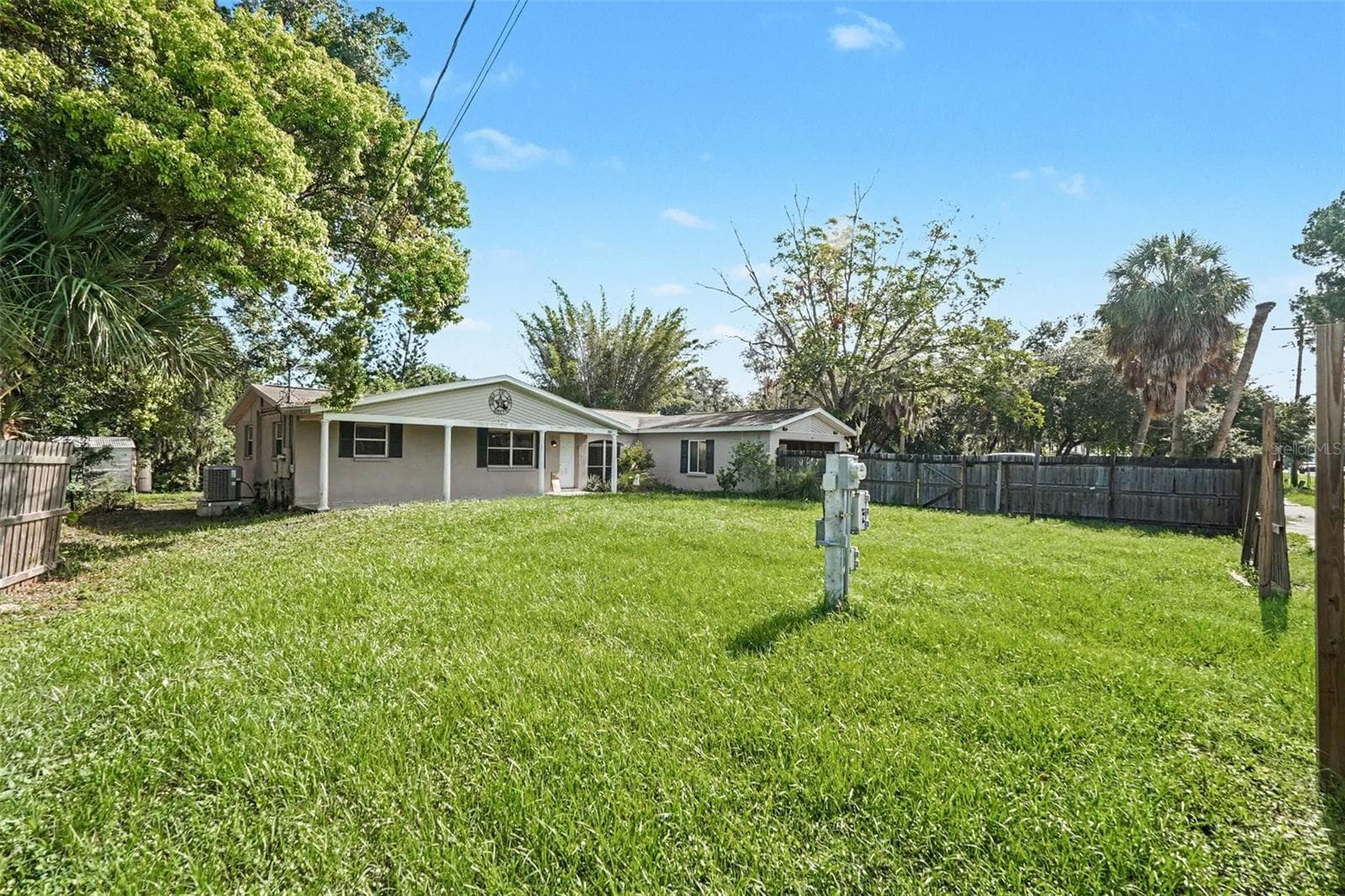 Single Family Residence at 805 W COLLEGE AVE, RUSKIN, photo 7 of 36