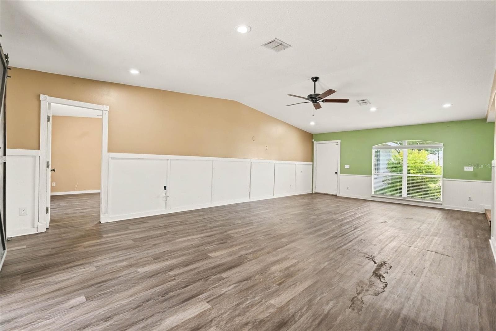 Single Family Residence at 805 W COLLEGE AVE, RUSKIN, photo 13 of 36
