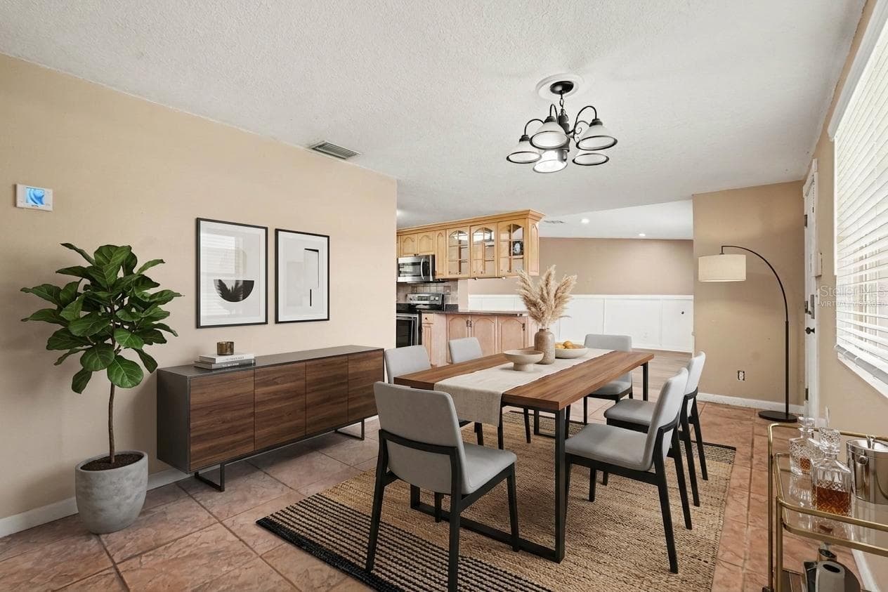 Virtually Staged - 805 W COLLEGE AVE, RUSKIN