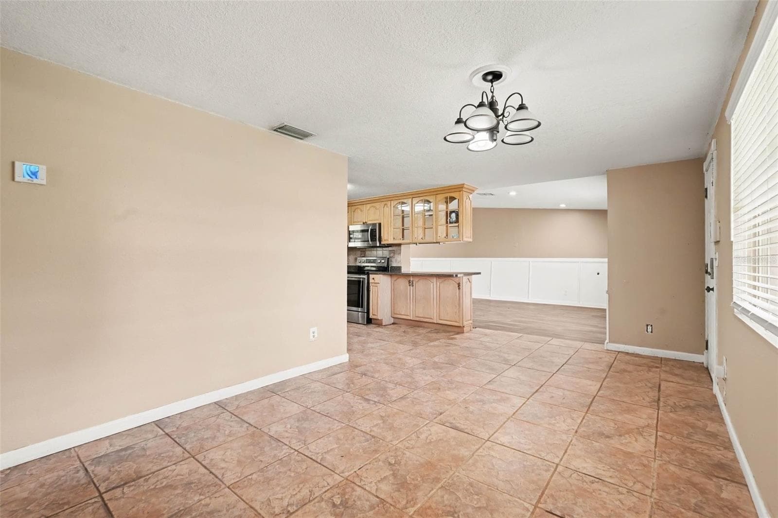 Single Family Residence at 805 W COLLEGE AVE, RUSKIN, photo 15 of 36