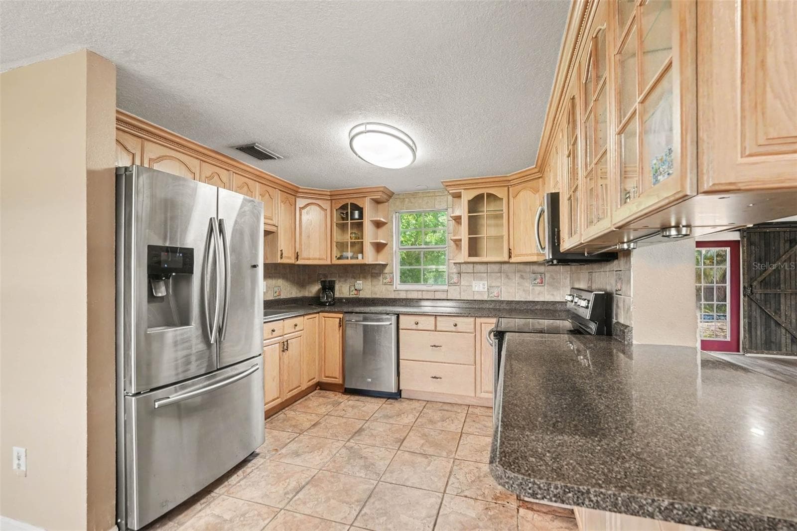 Single Family Residence at 805 W COLLEGE AVE, RUSKIN, photo 16 of 36